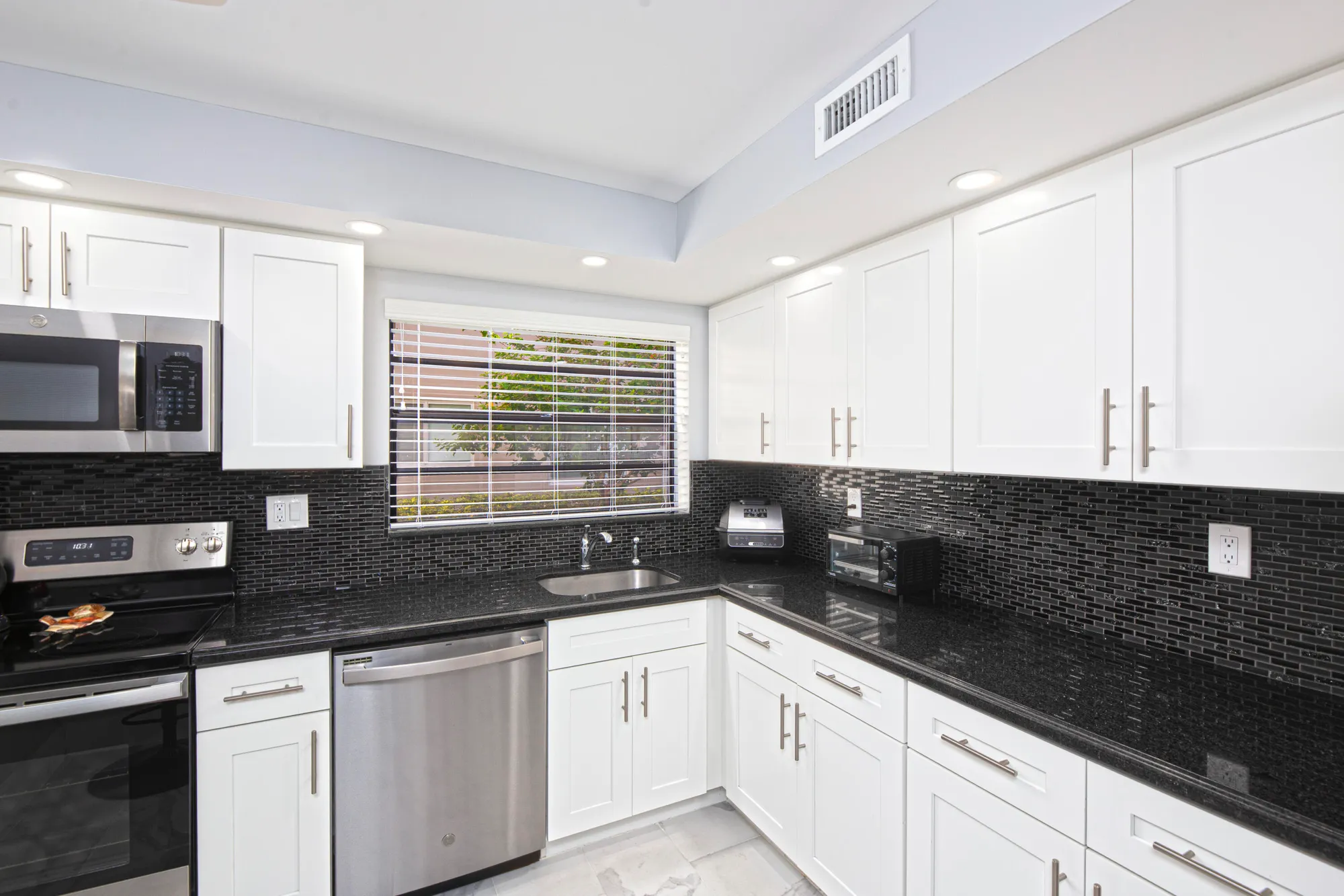 Property Slideshow image 12 of 36 | 153 capri d, Delray Beach, FL, 33484