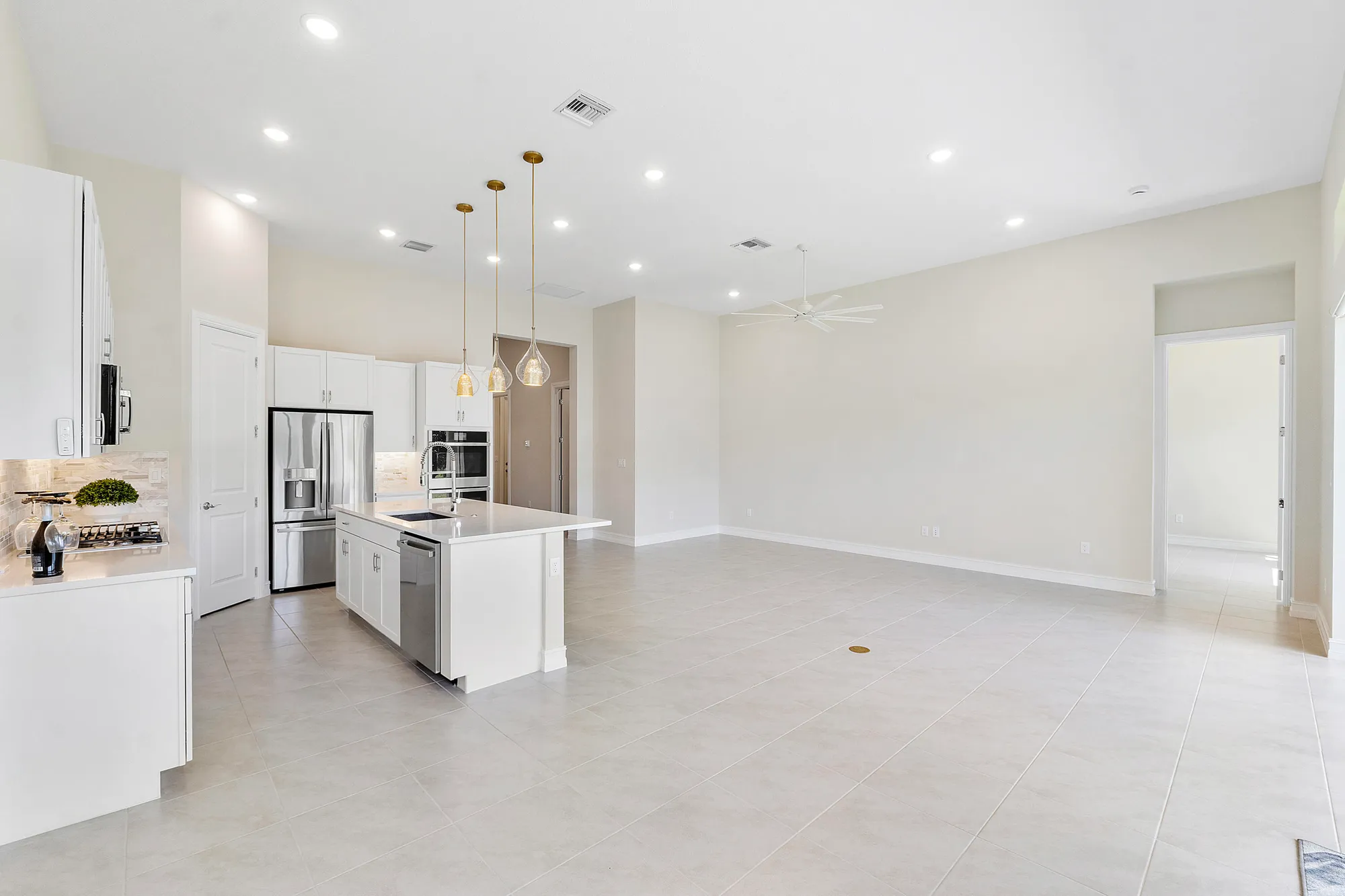 Property Slideshow image 11 of 43 | 11970 leon cir, Parkland, FL, 33076