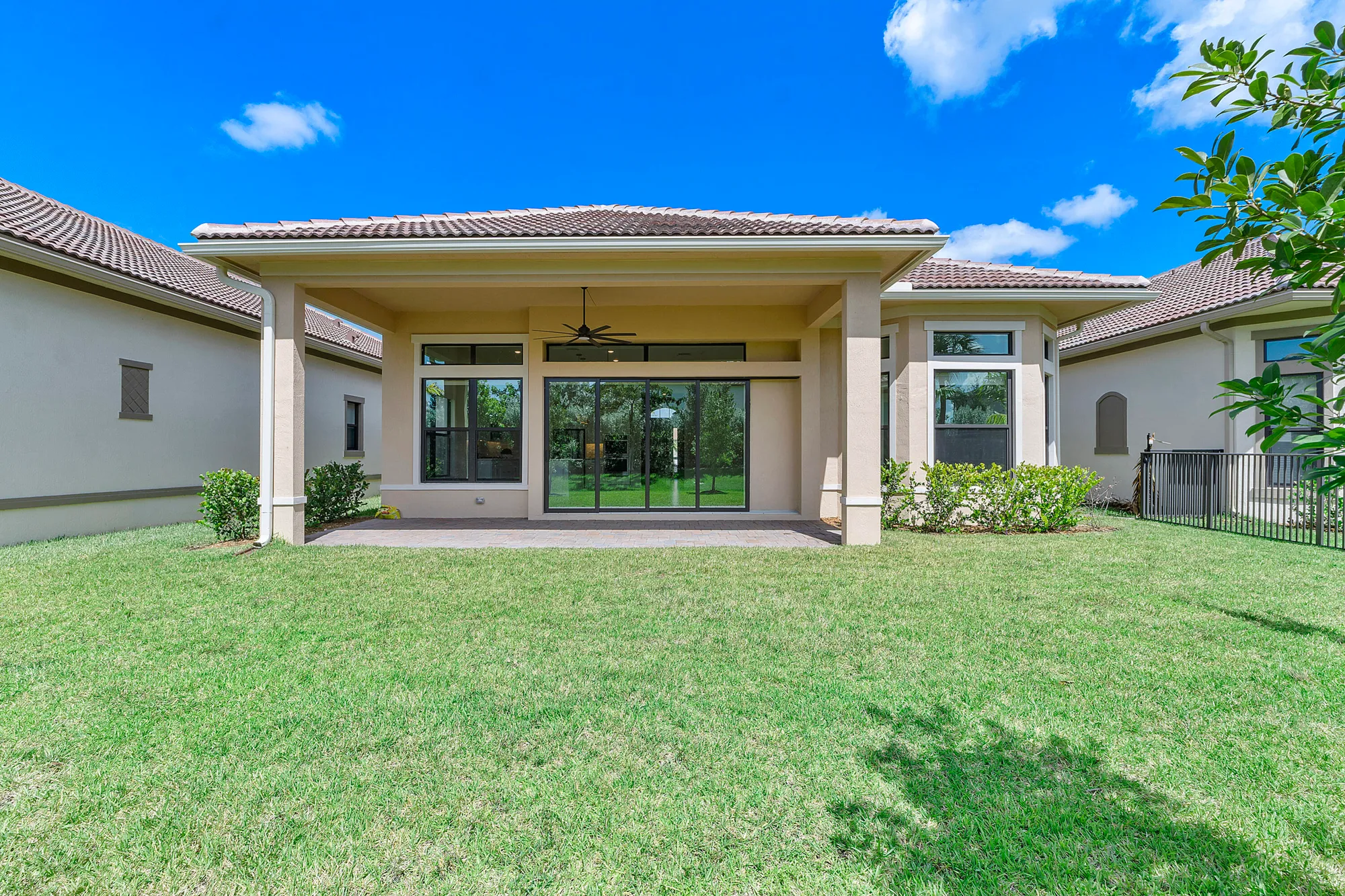 Property Slideshow image 28 of 43 | 11970 leon cir, Parkland, FL, 33076
