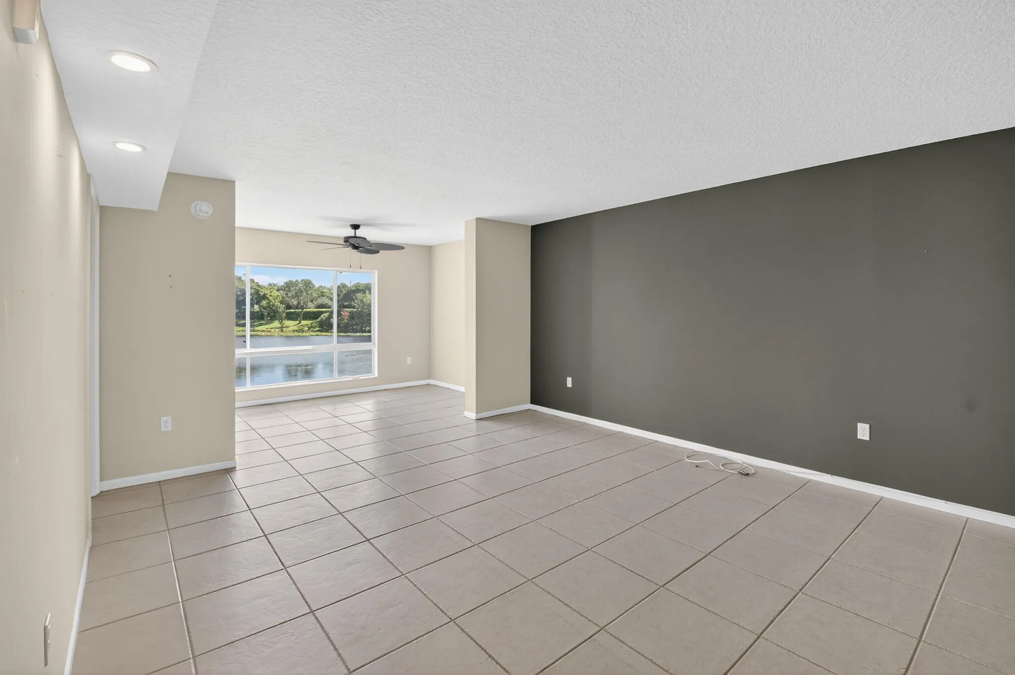 Property Slideshow image 18 of 91 | 5842 crystal shores dr apt 205, Boynton Beach, FL, 33437