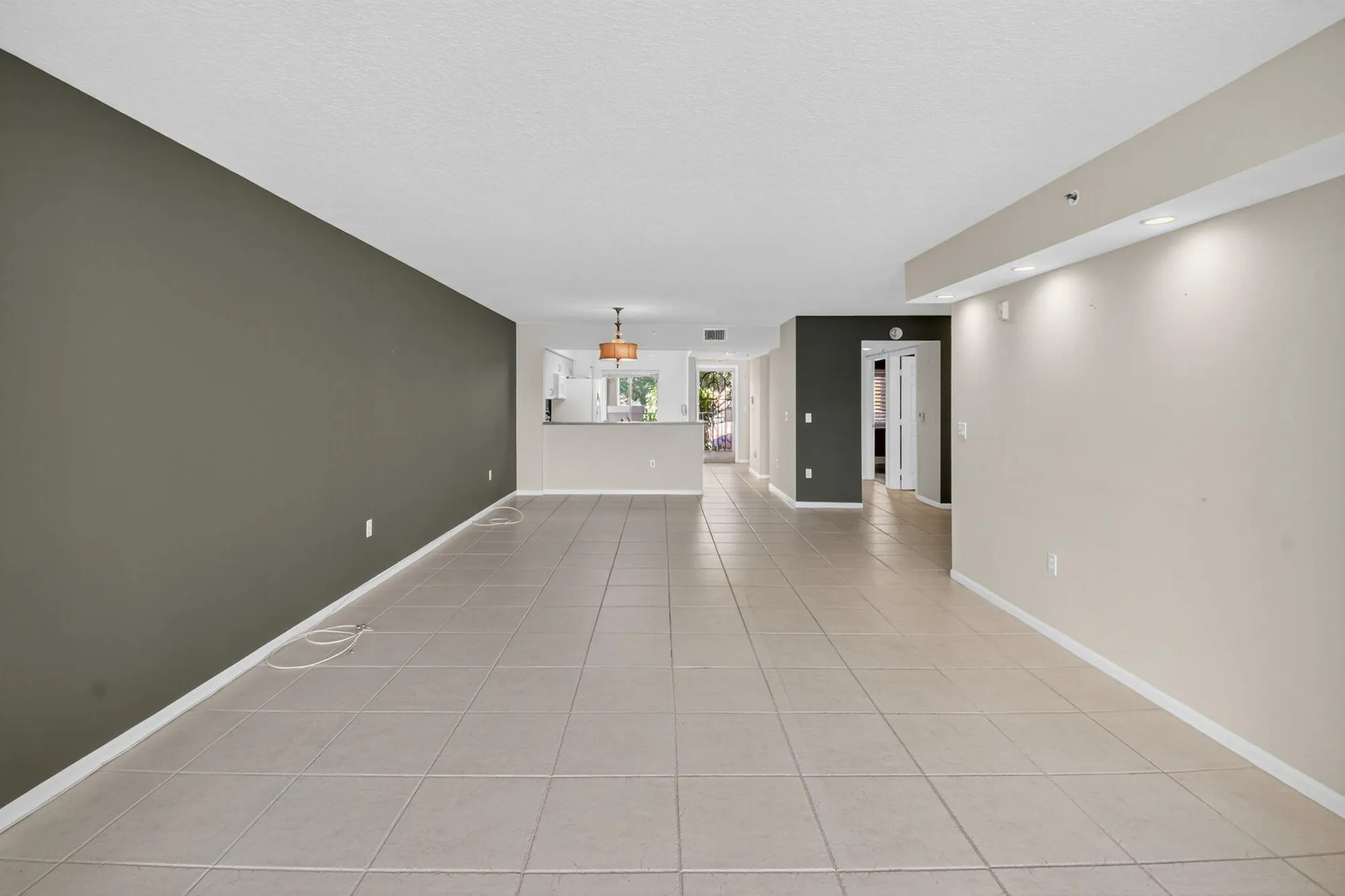 Property Slideshow image 20 of 91 | 5842 crystal shores dr apt 205, Boynton Beach, FL, 33437