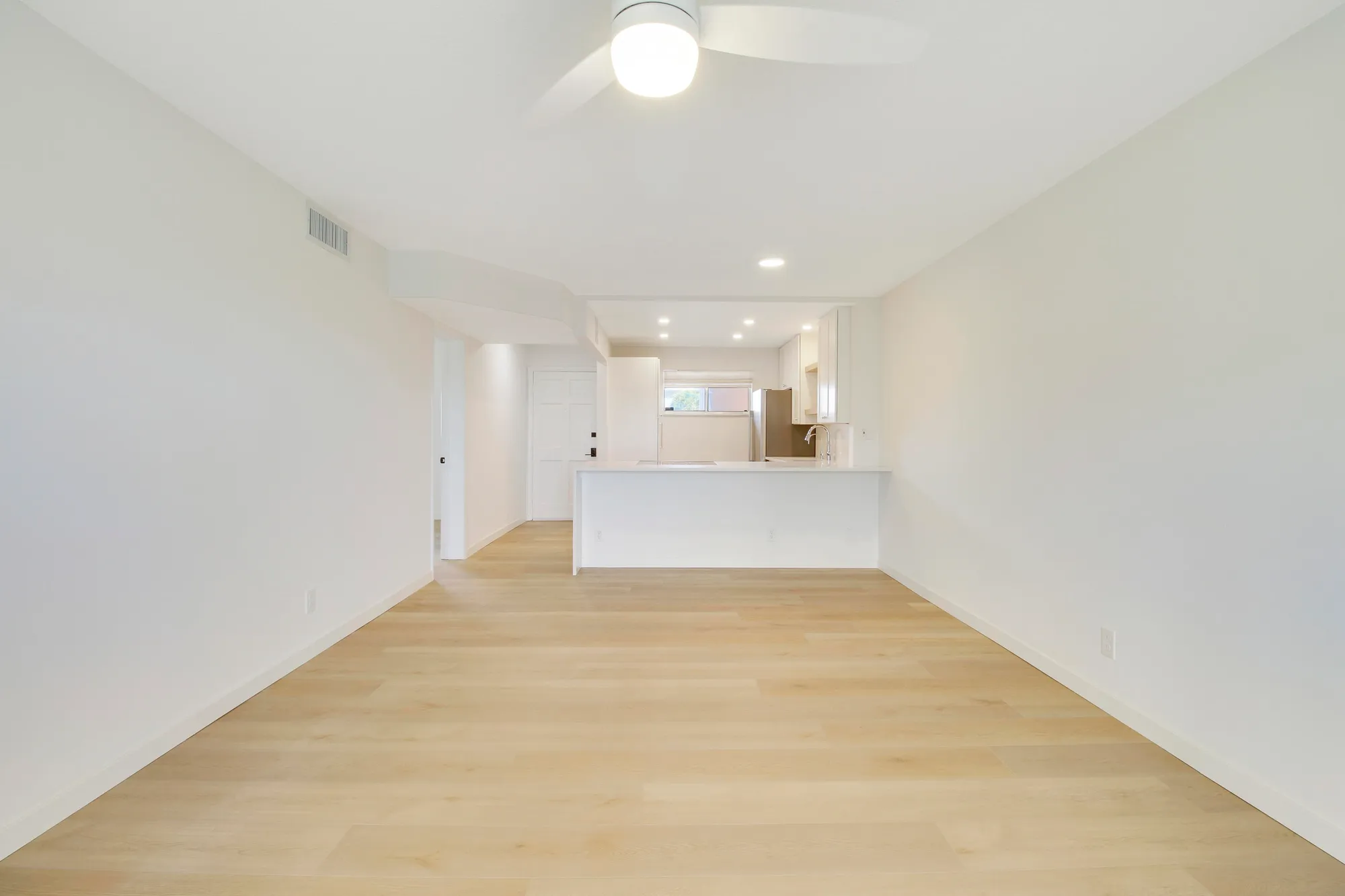 Property Slideshow image 9 of 29 | 2770 garden dr 212, Lake Worth, FL, 33461