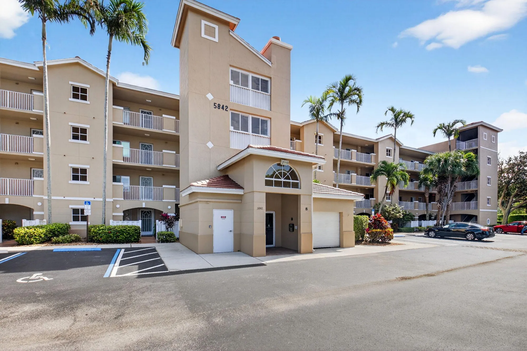 Property Slideshow image 2 of 91 | 5842 crystal shores dr apt 205, Boynton Beach, FL, 33437