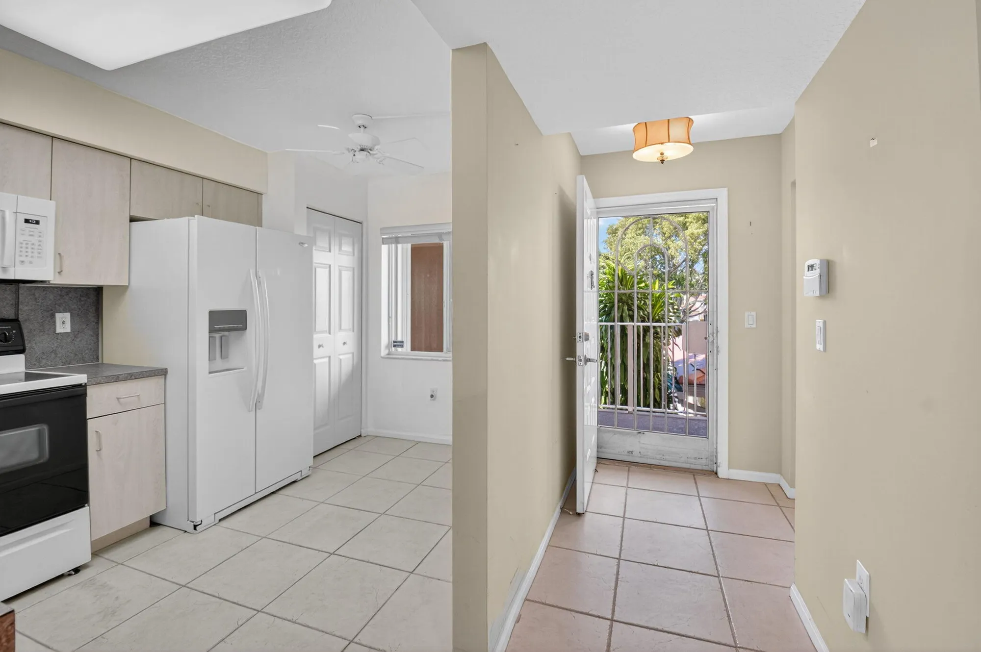 Property Slideshow image 4 of 91 | 5842 crystal shores dr apt 205, Boynton Beach, FL, 33437