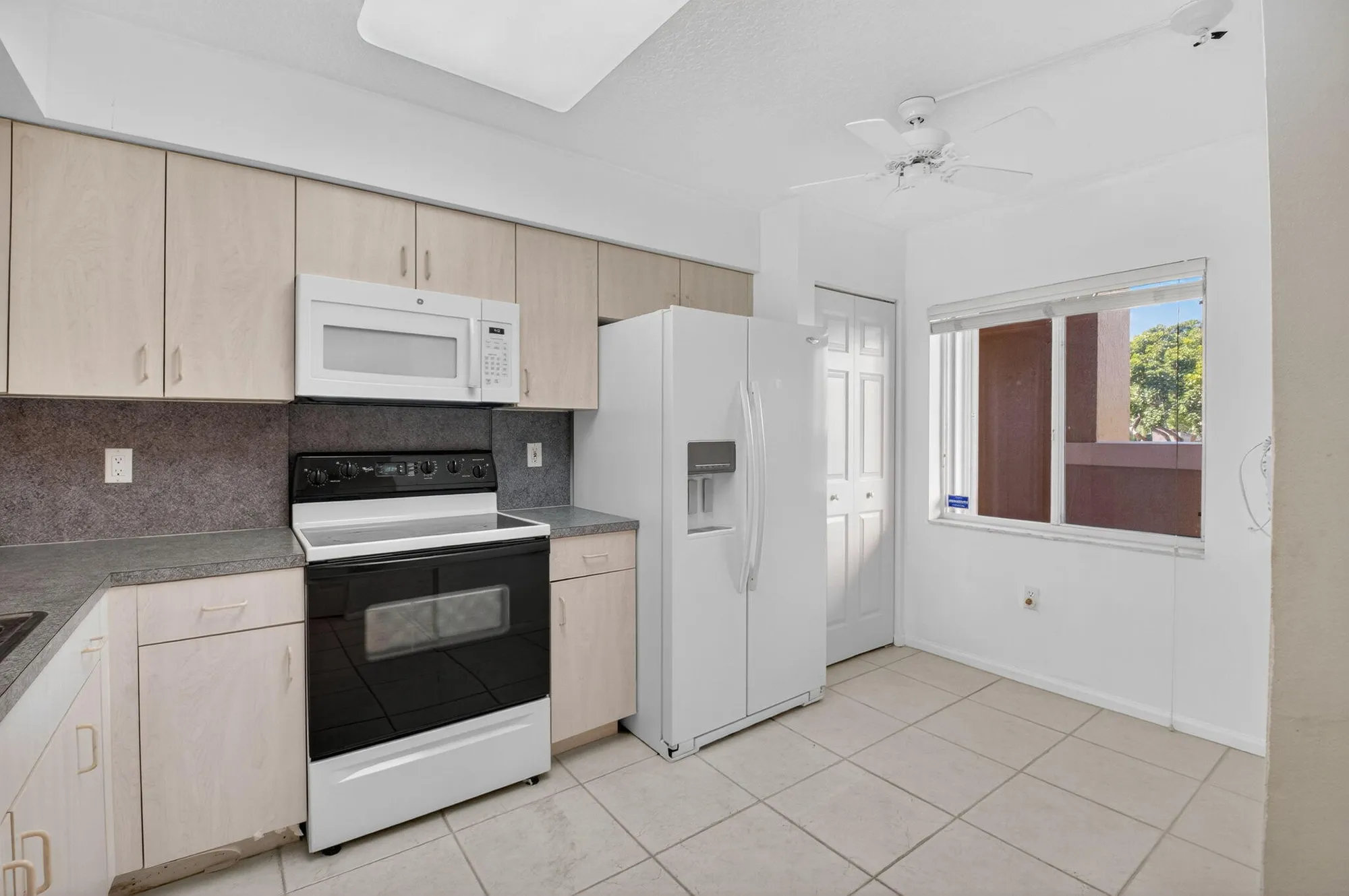 Property Slideshow image 7 of 91 | 5842 crystal shores dr apt 205, Boynton Beach, FL, 33437