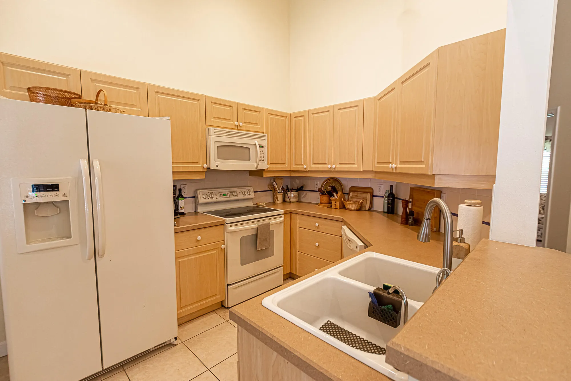 Property Slideshow image 3 of 43 | 467 nw lismore ln, Port Saint Lucie, FL, 34986