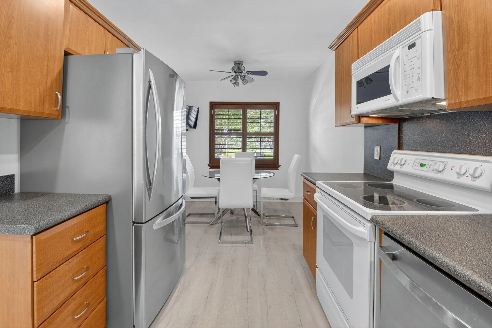 Property Slideshow image 30 of 80 | 10 southport ln b, Boynton Beach, FL, 33436