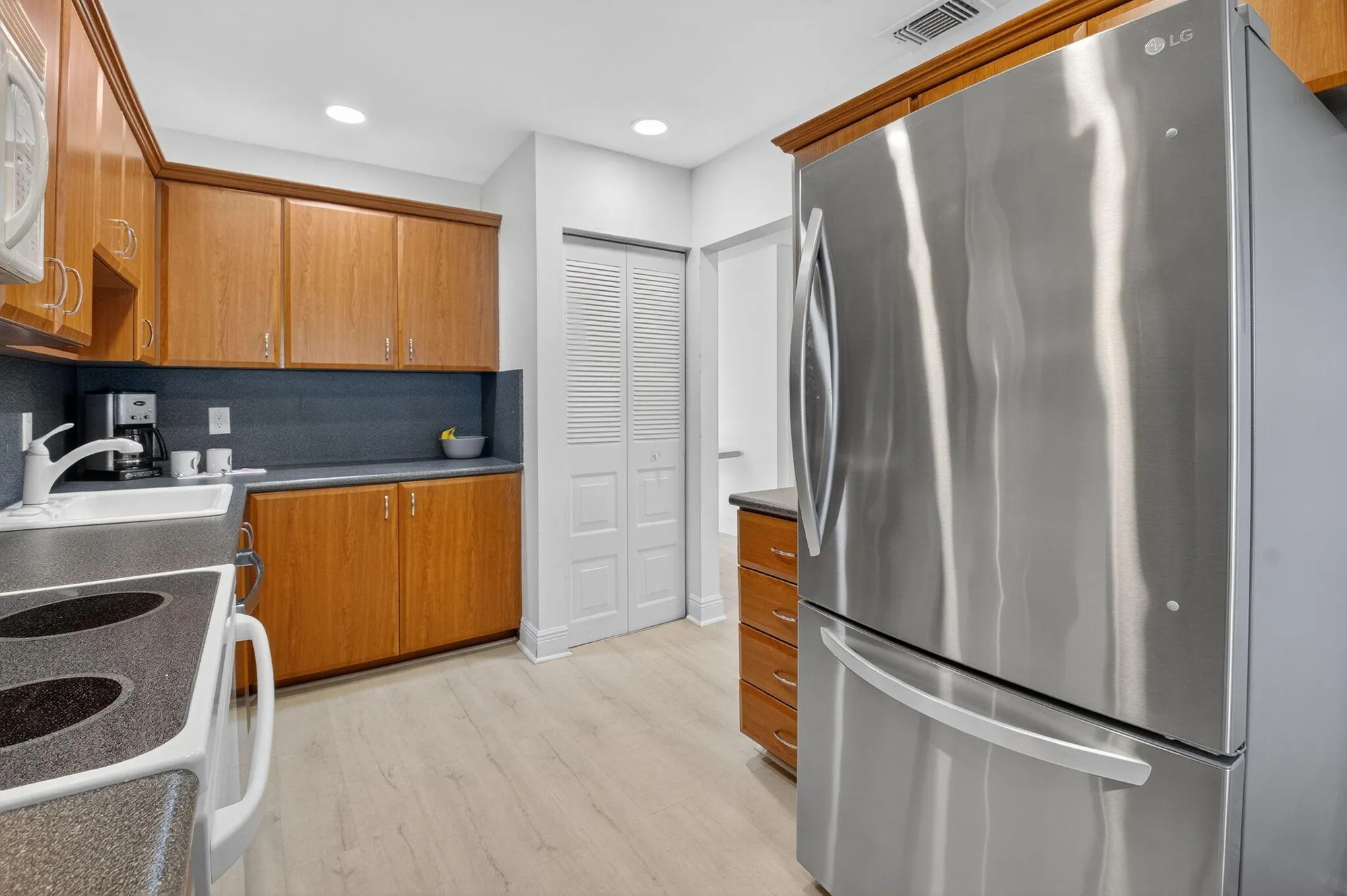 Property Slideshow image 29 of 80 | 10 southport ln b, Boynton Beach, FL, 33436