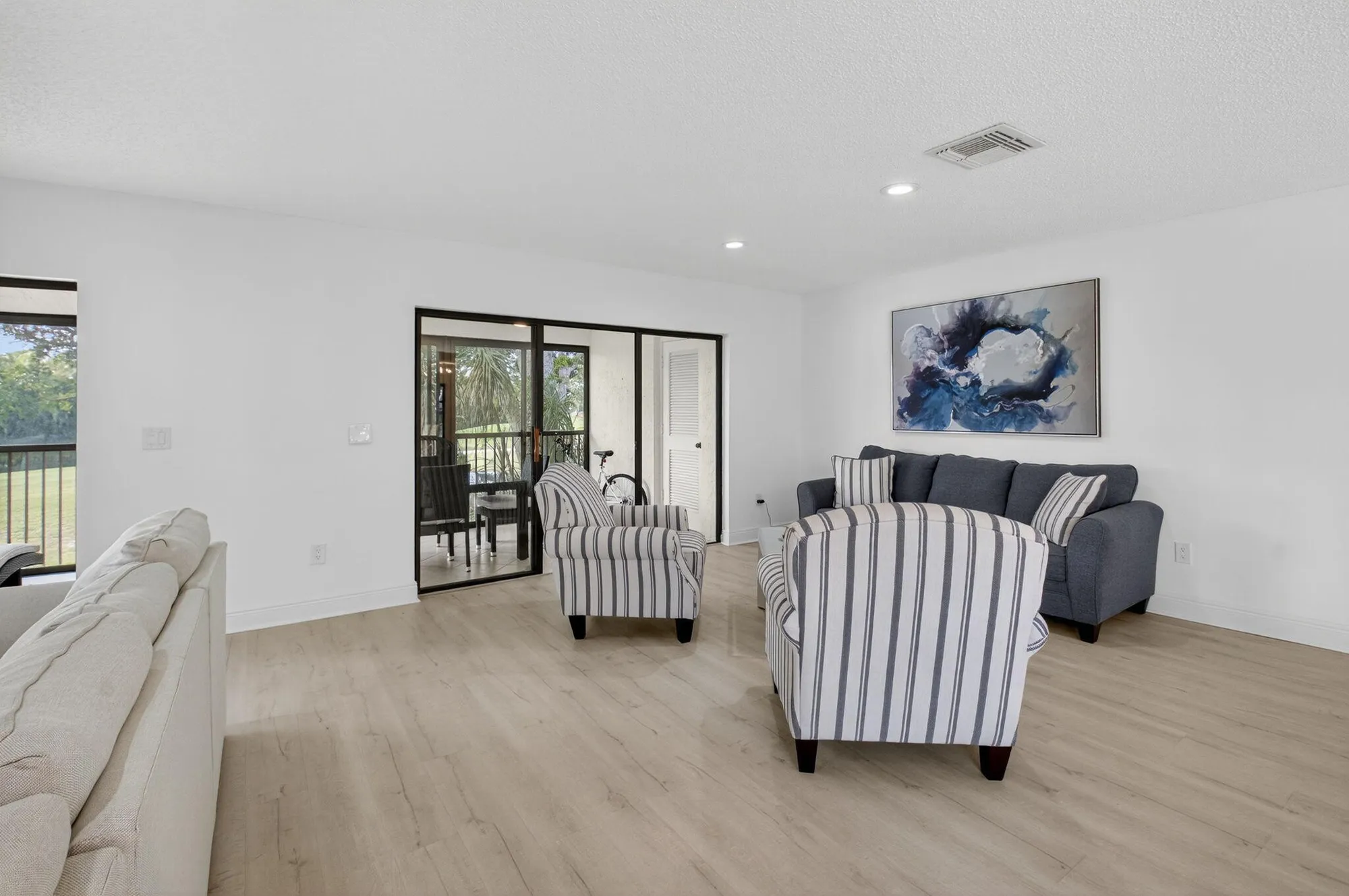 Property Slideshow image 12 of 80 | 10 southport ln b, Boynton Beach, FL, 33436