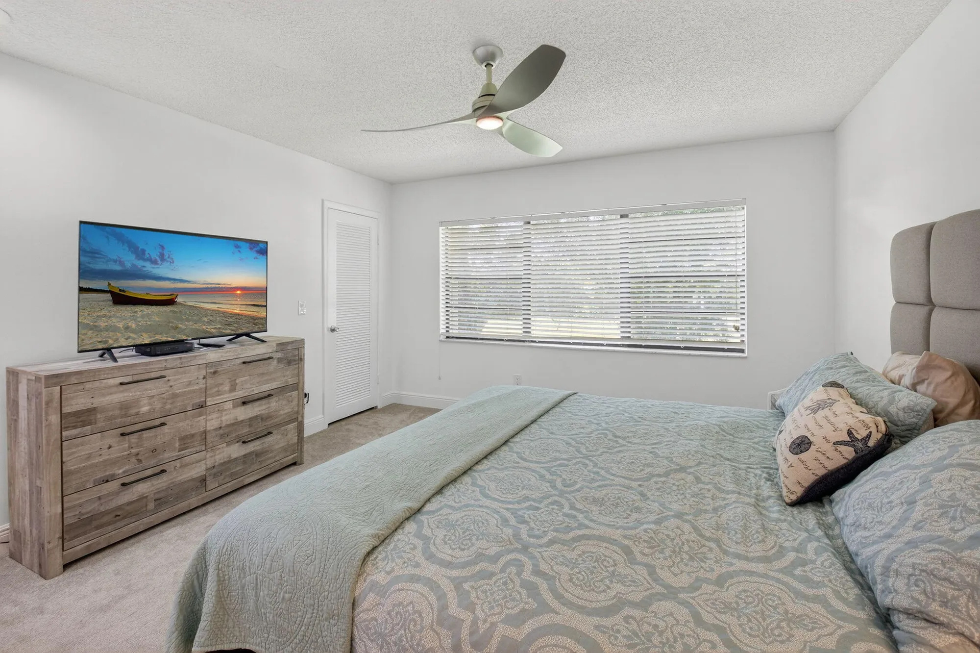 Property Slideshow image 16 of 80 | 10 southport ln b, Boynton Beach, FL, 33436