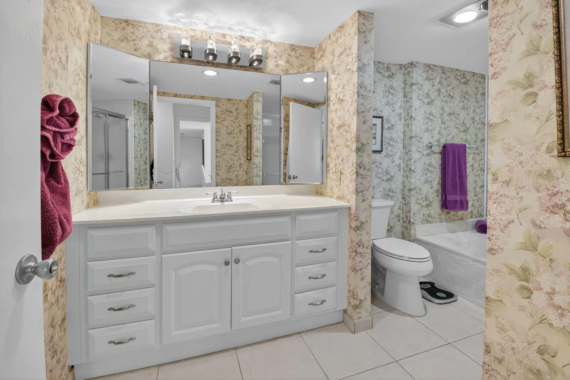 Property Slideshow image 19 of 80 | 10 southport ln b, Boynton Beach, FL, 33436