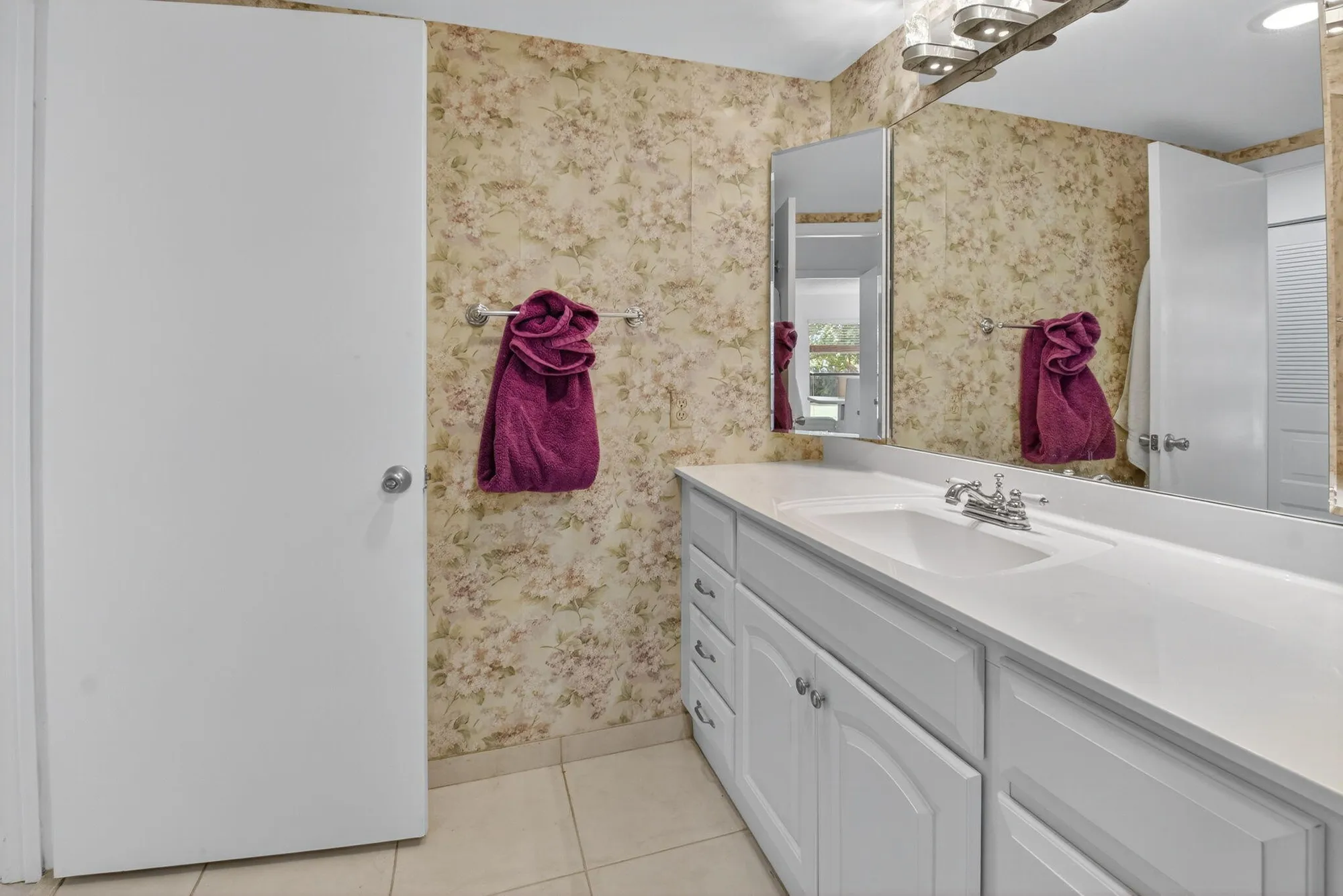 Property Slideshow image 21 of 80 | 10 southport ln b, Boynton Beach, FL, 33436