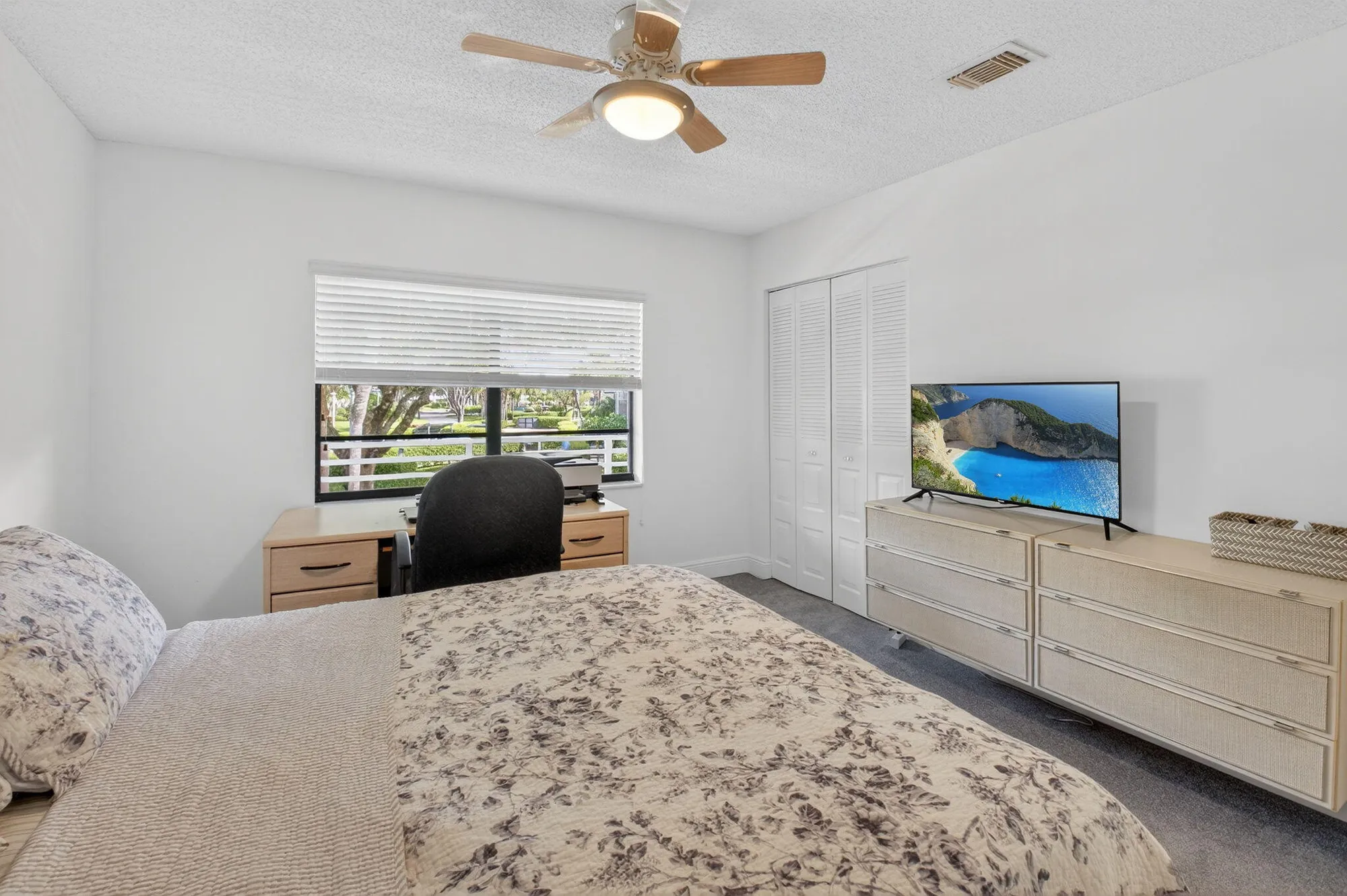 Property Slideshow image 23 of 80 | 10 southport ln b, Boynton Beach, FL, 33436