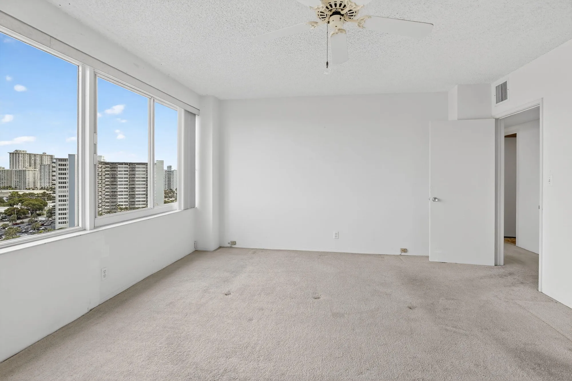 Property Slideshow image 5 of 29 | 3233 ne 34th st 1405, Fort Lauderdale, FL, 33308