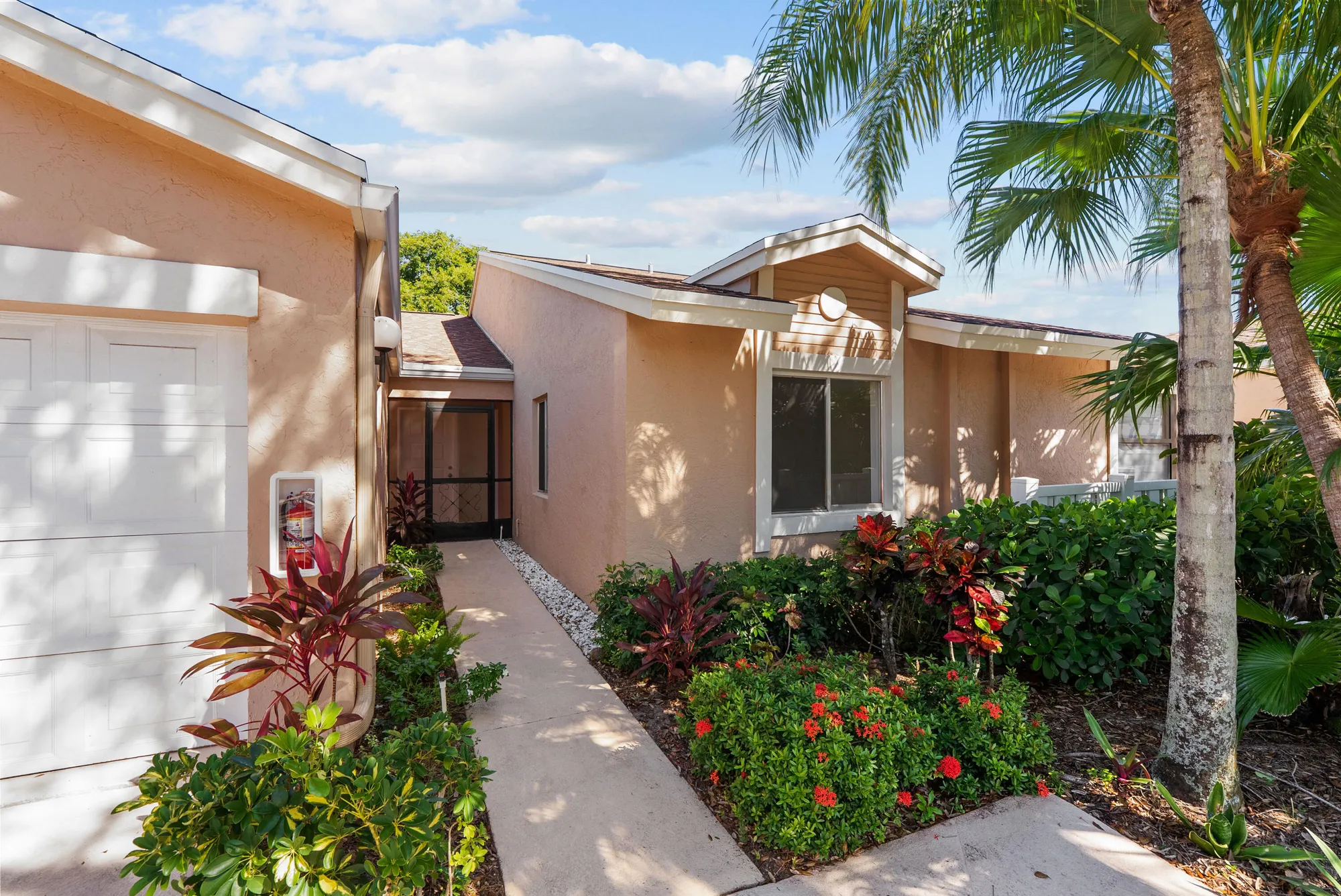 Property Slideshow image 12 of 35 | 8273 springtree rd, Boca Raton, FL, 33496