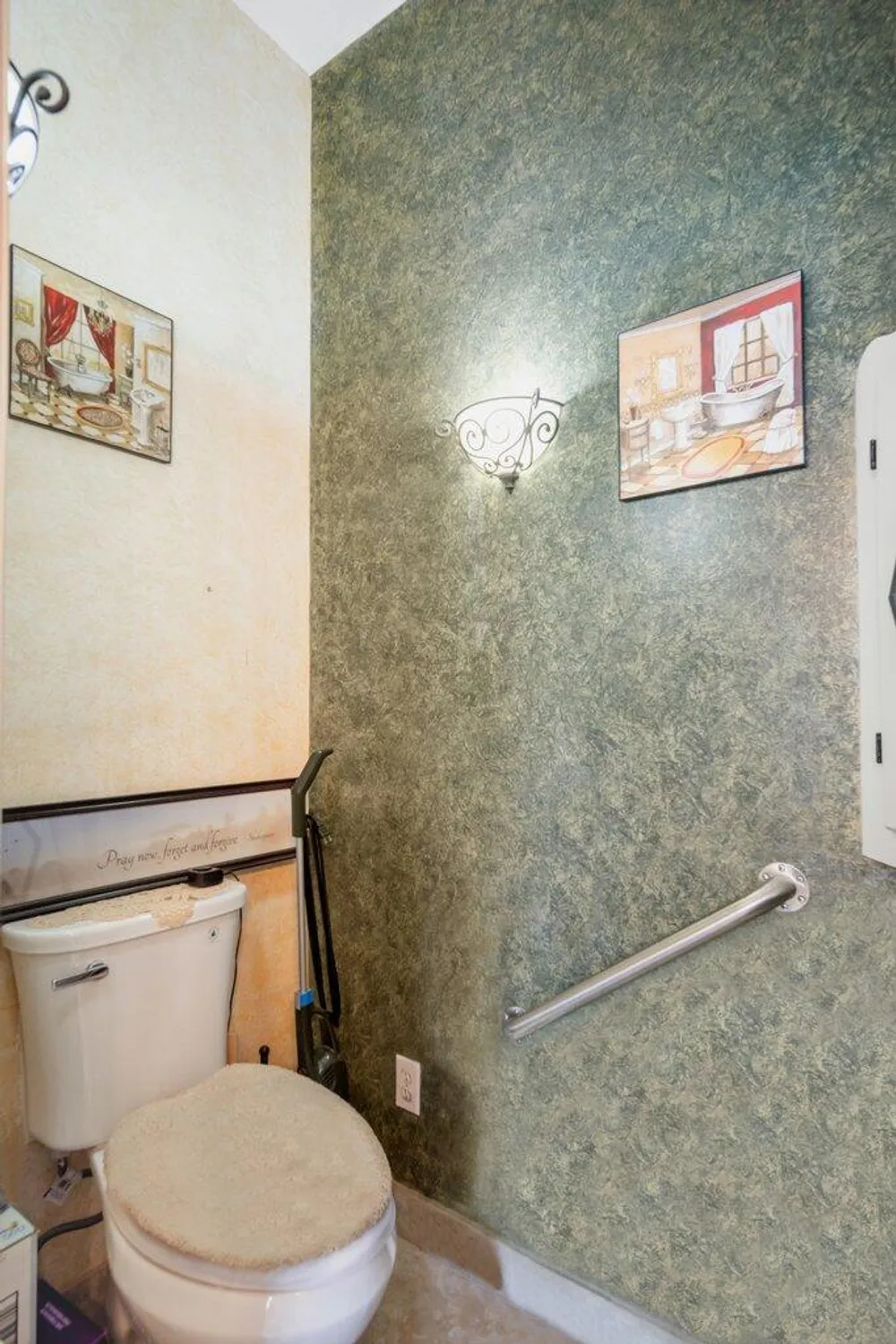 Property Slideshow image 31 of 65 | 11660 sw mountain ash cir, Port Saint Lucie, FL, 34987