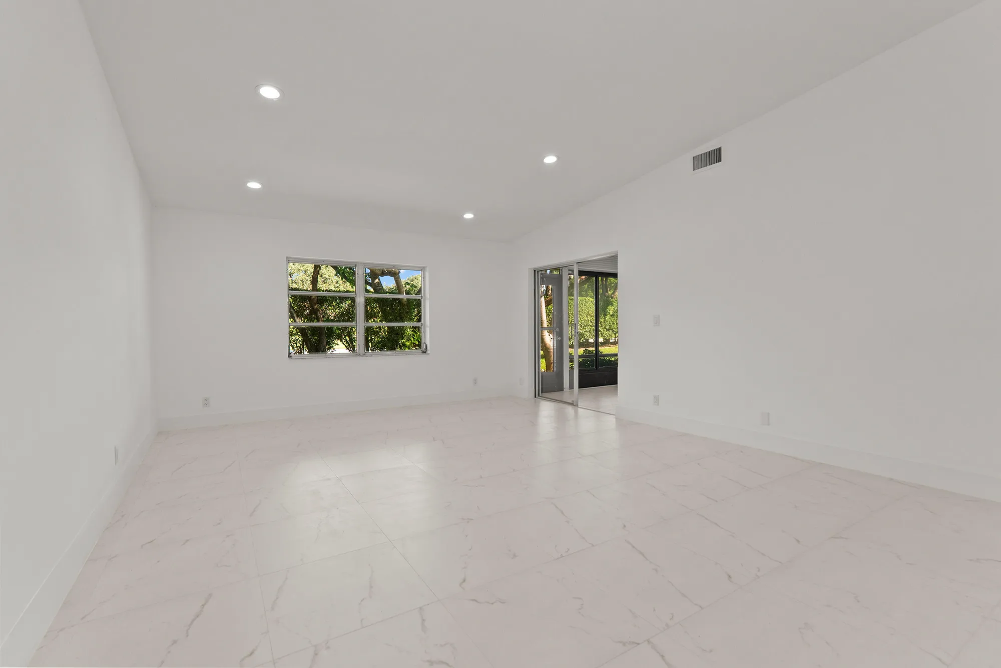 Property Slideshow image 21 of 35 | 8273 springtree rd, Boca Raton, FL, 33496