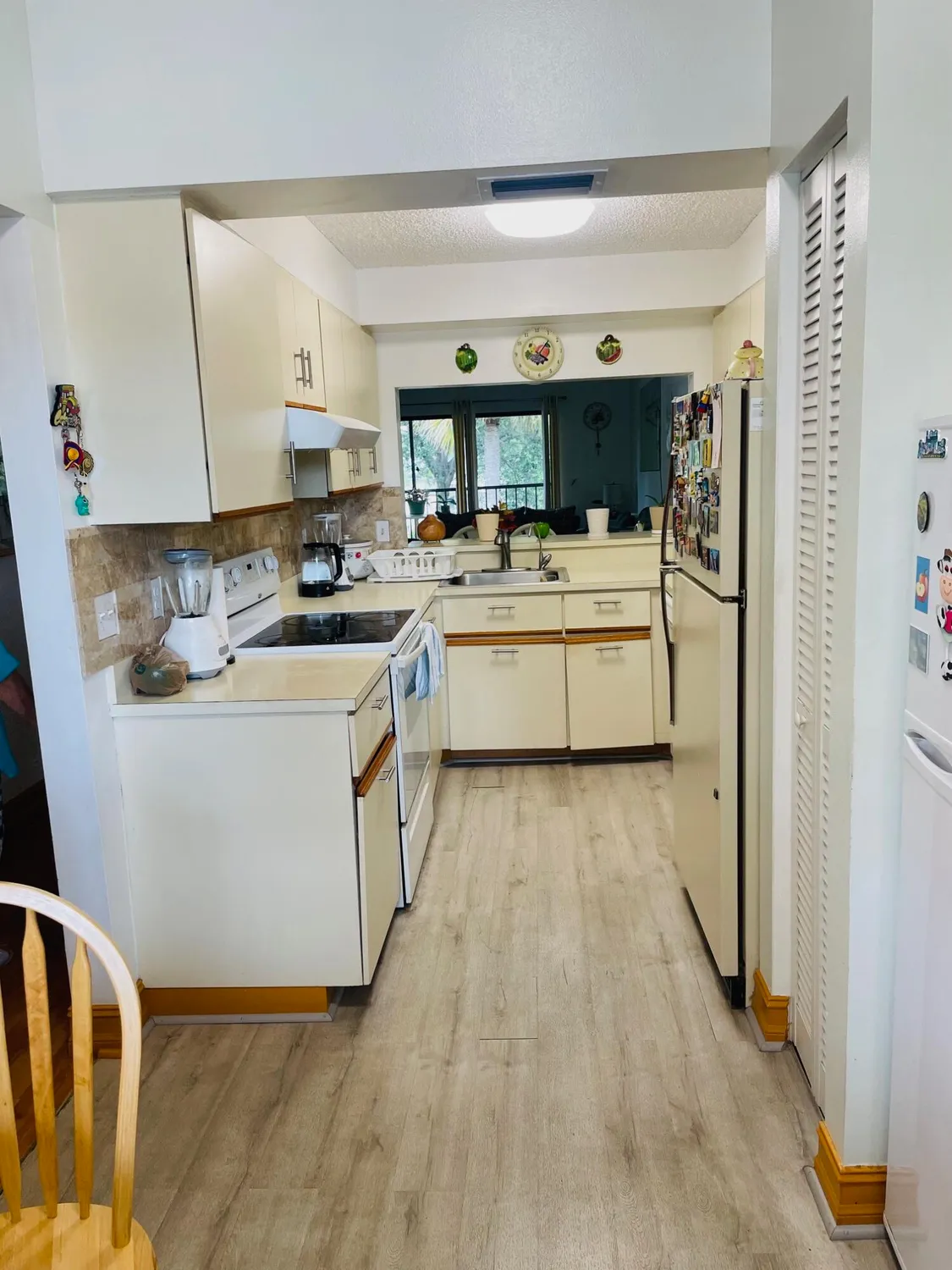 Property Slideshow image 5 of 25 | 7867 willow spring dr 821, Lake Worth, FL, 33467