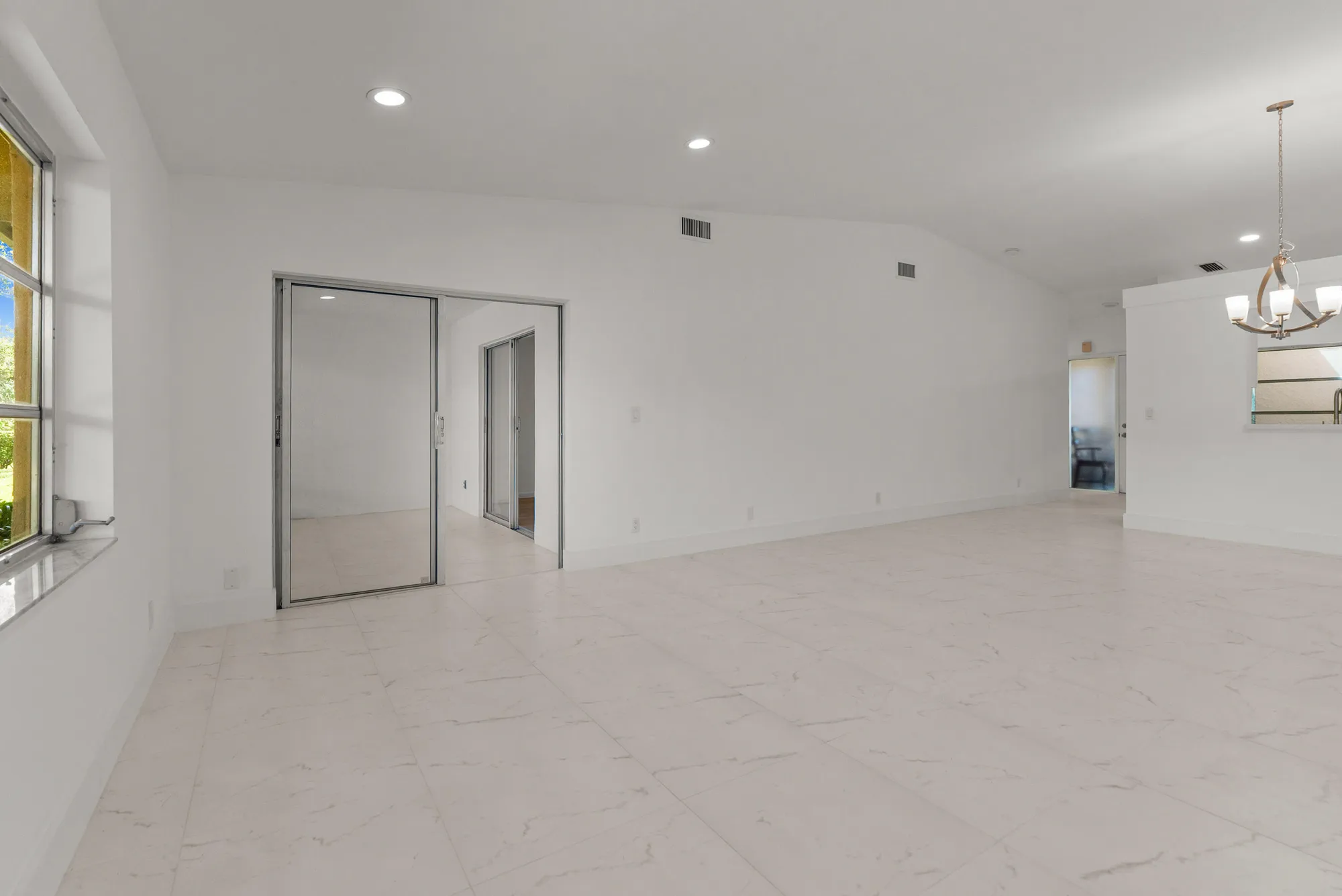 Property Slideshow image 19 of 35 | 8273 springtree rd, Boca Raton, FL, 33496