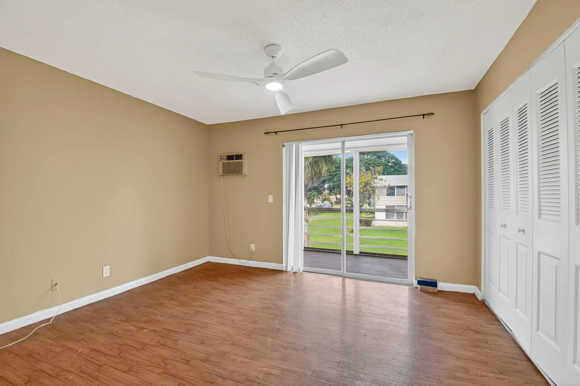 Property Slideshow image 13 of 41 | 265 windsor l l, West Palm Beach, FL, 33417