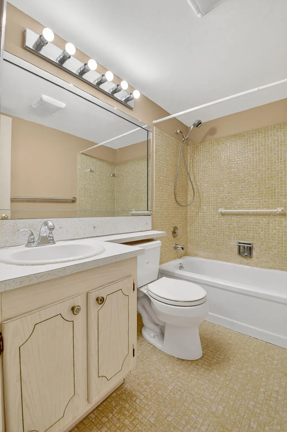 Property Slideshow image 12 of 41 | 265 windsor l l, West Palm Beach, FL, 33417