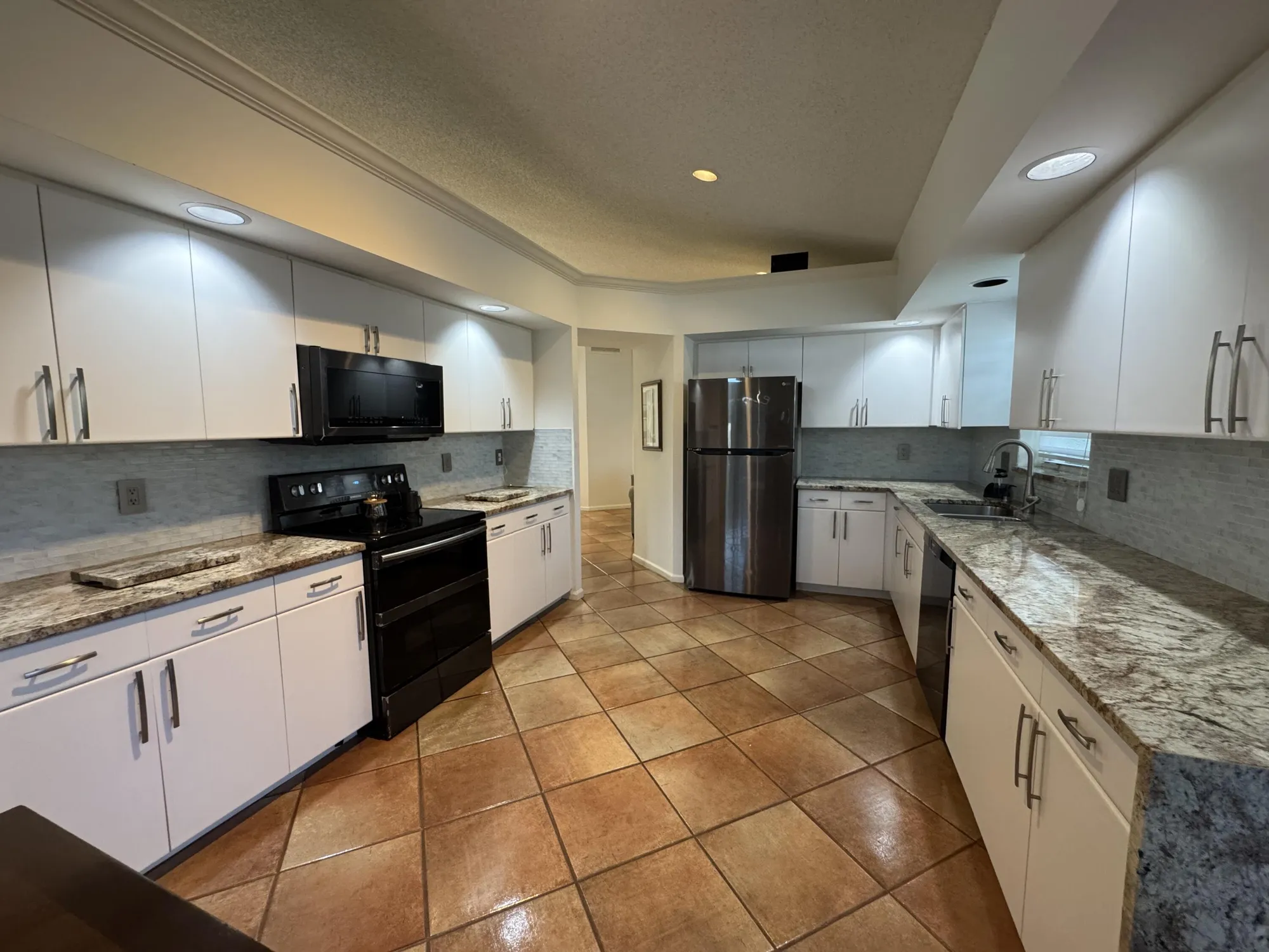 Property Slideshow image 8 of 28 | 11590 creekside dr, Boynton Beach, FL, 33437