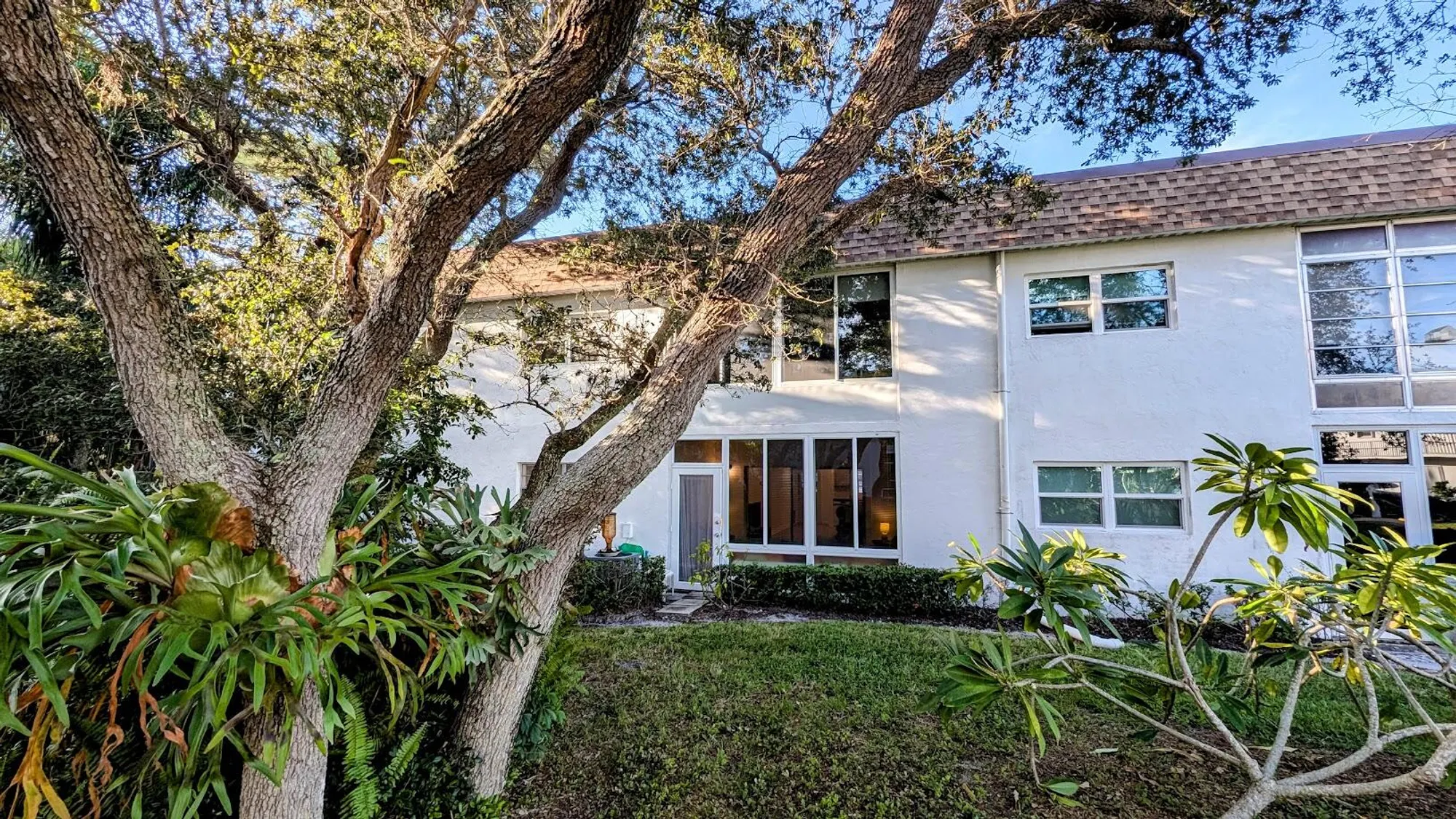 Property Slideshow image 5 of 23 | 2950 se ocean blvd 5-2, Stuart, FL, 34996