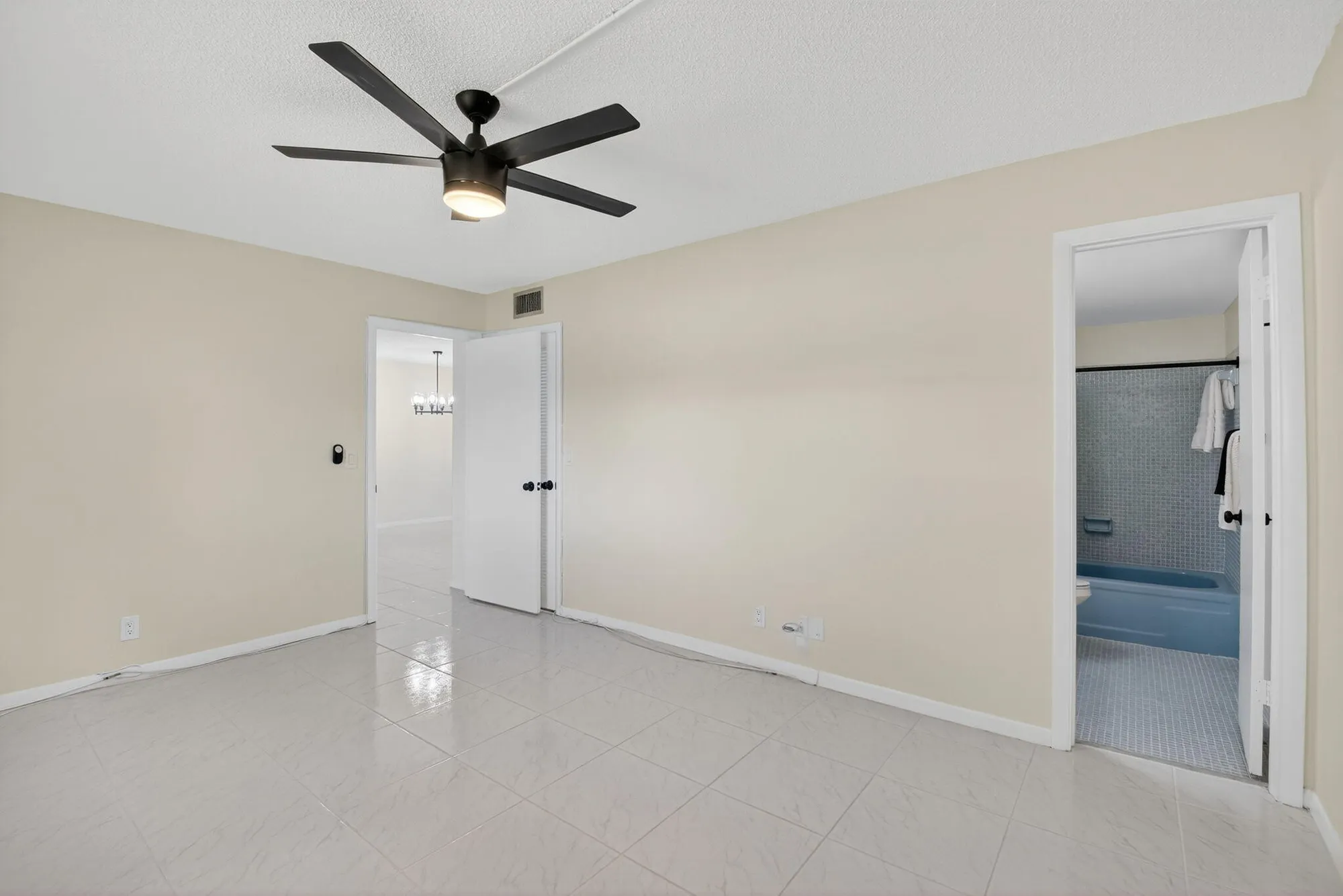 Property Slideshow image 21 of 52 | 20 abbey ln apt 103, Delray Beach, FL, 33446
