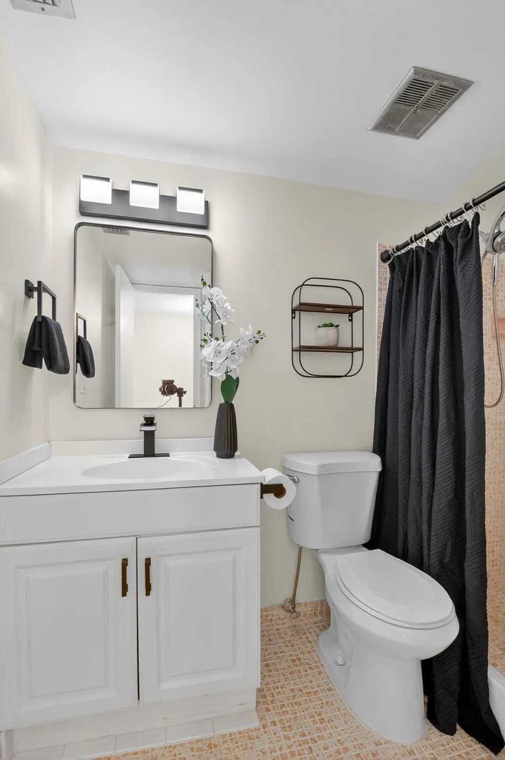 Property Slideshow image 29 of 52 | 20 abbey ln apt 103, Delray Beach, FL, 33446
