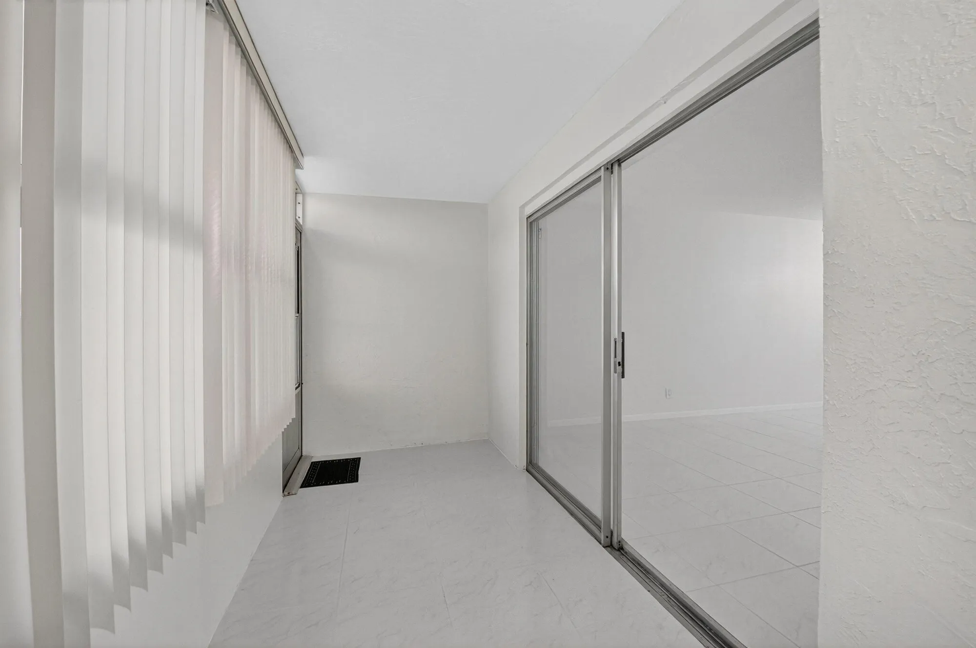 Property Slideshow image 31 of 52 | 20 abbey ln apt 103, Delray Beach, FL, 33446