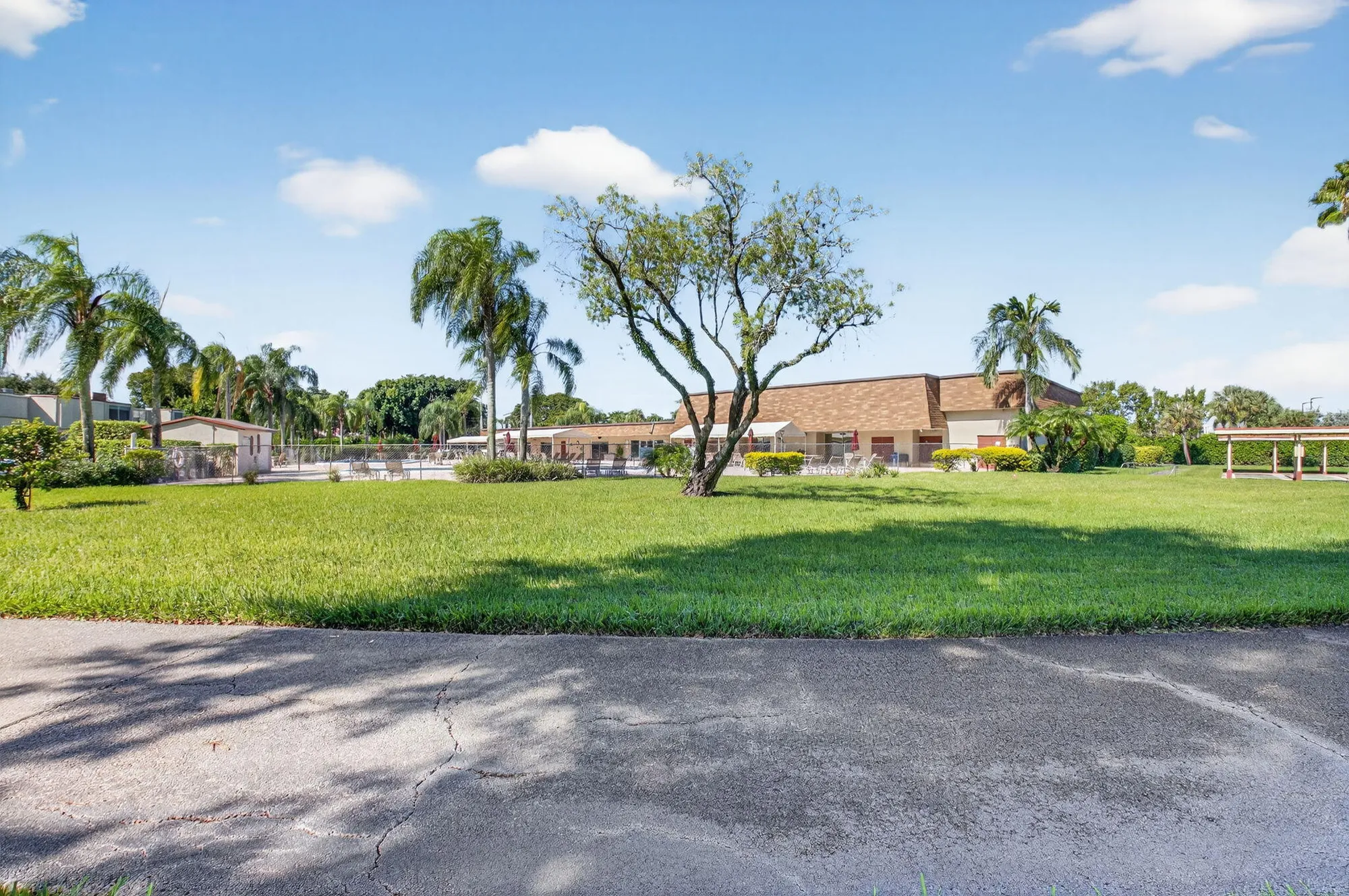 Property Slideshow image 35 of 52 | 20 abbey ln apt 103, Delray Beach, FL, 33446