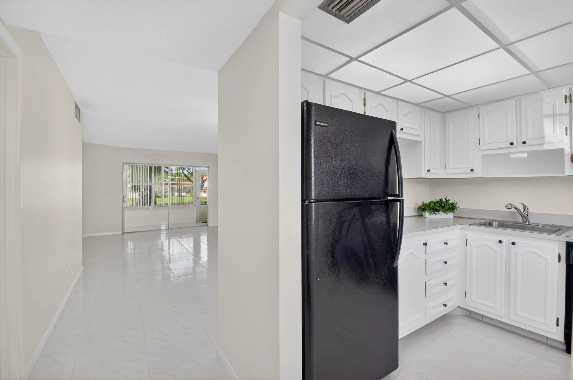 Property Slideshow image 9 of 52 | 20 abbey ln apt 103, Delray Beach, FL, 33446