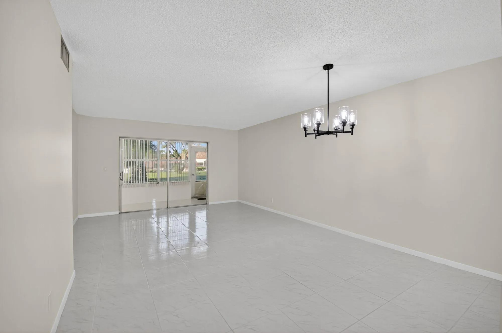 Property Slideshow image 8 of 52 | 20 abbey ln apt 103, Delray Beach, FL, 33446