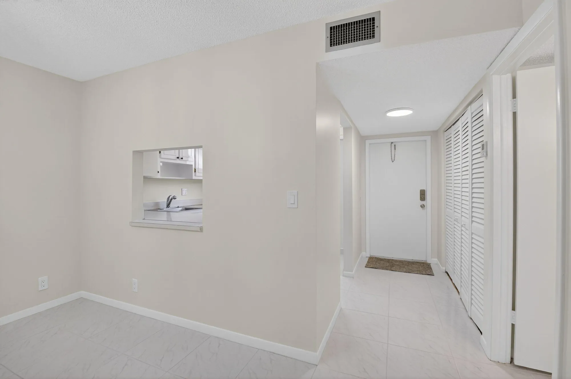 Property Slideshow image 17 of 52 | 20 abbey ln apt 103, Delray Beach, FL, 33446