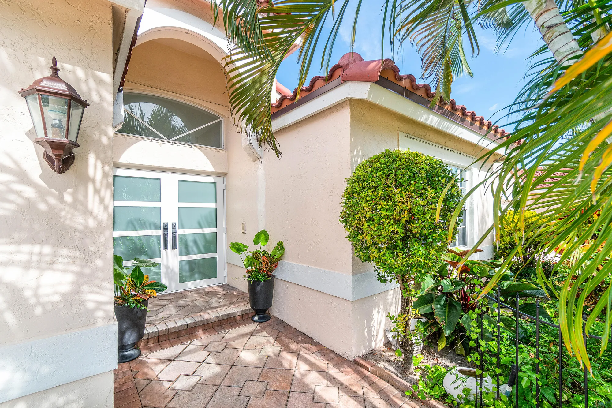 Property Slideshow image 3 of 38 | 6805 sun river rd, Boynton Beach, FL, 33437
