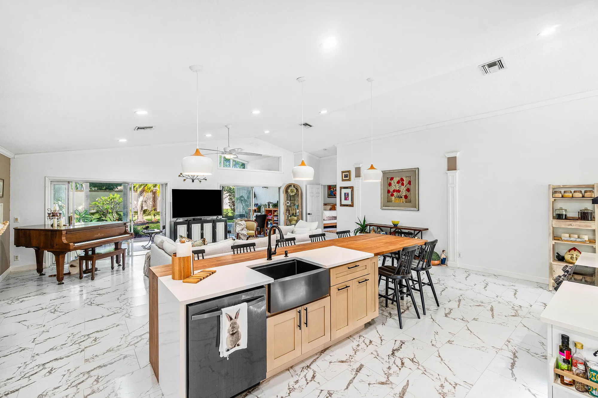 Property Slideshow image 10 of 38 | 6805 sun river rd, Boynton Beach, FL, 33437