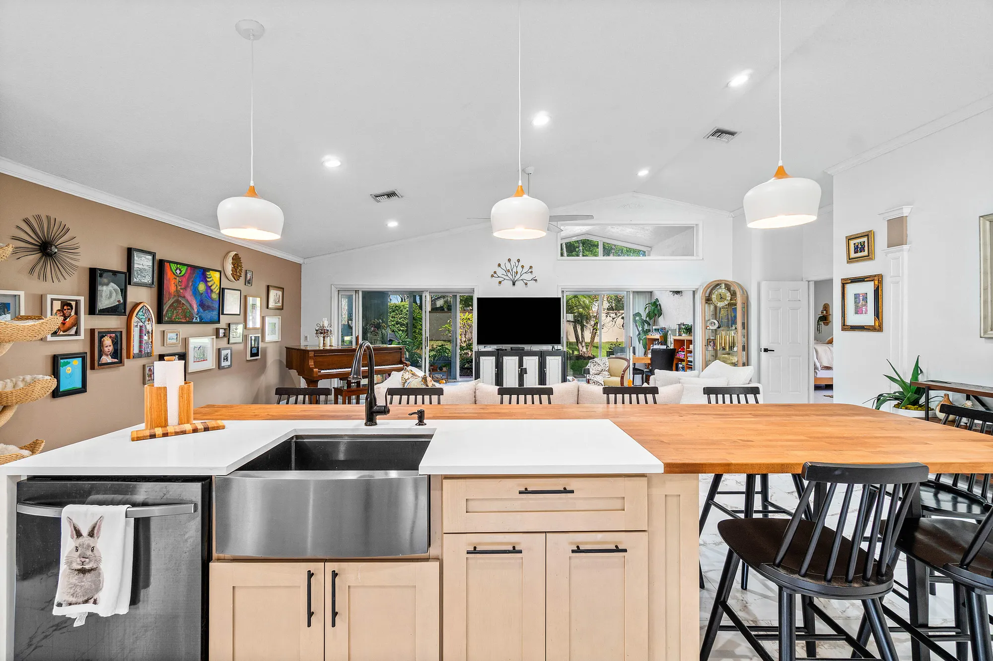 Property Slideshow image 11 of 38 | 6805 sun river rd, Boynton Beach, FL, 33437