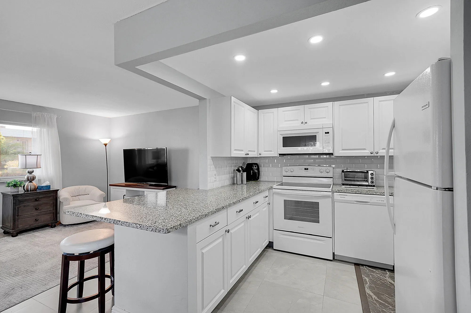 Property Slideshow image 10 of 28 | 646 flanders, Delray Beach, FL, 33484