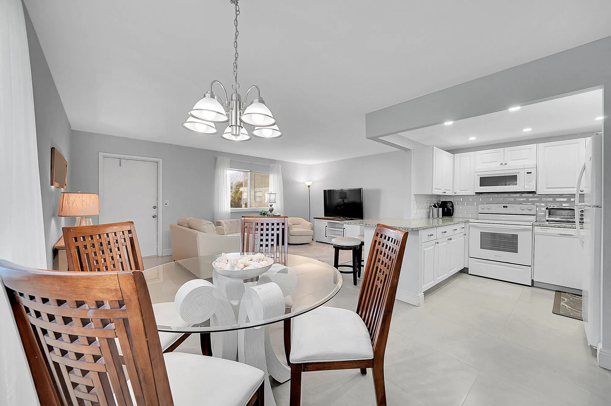 Property Slideshow image 15 of 28 | 646 flanders, Delray Beach, FL, 33484