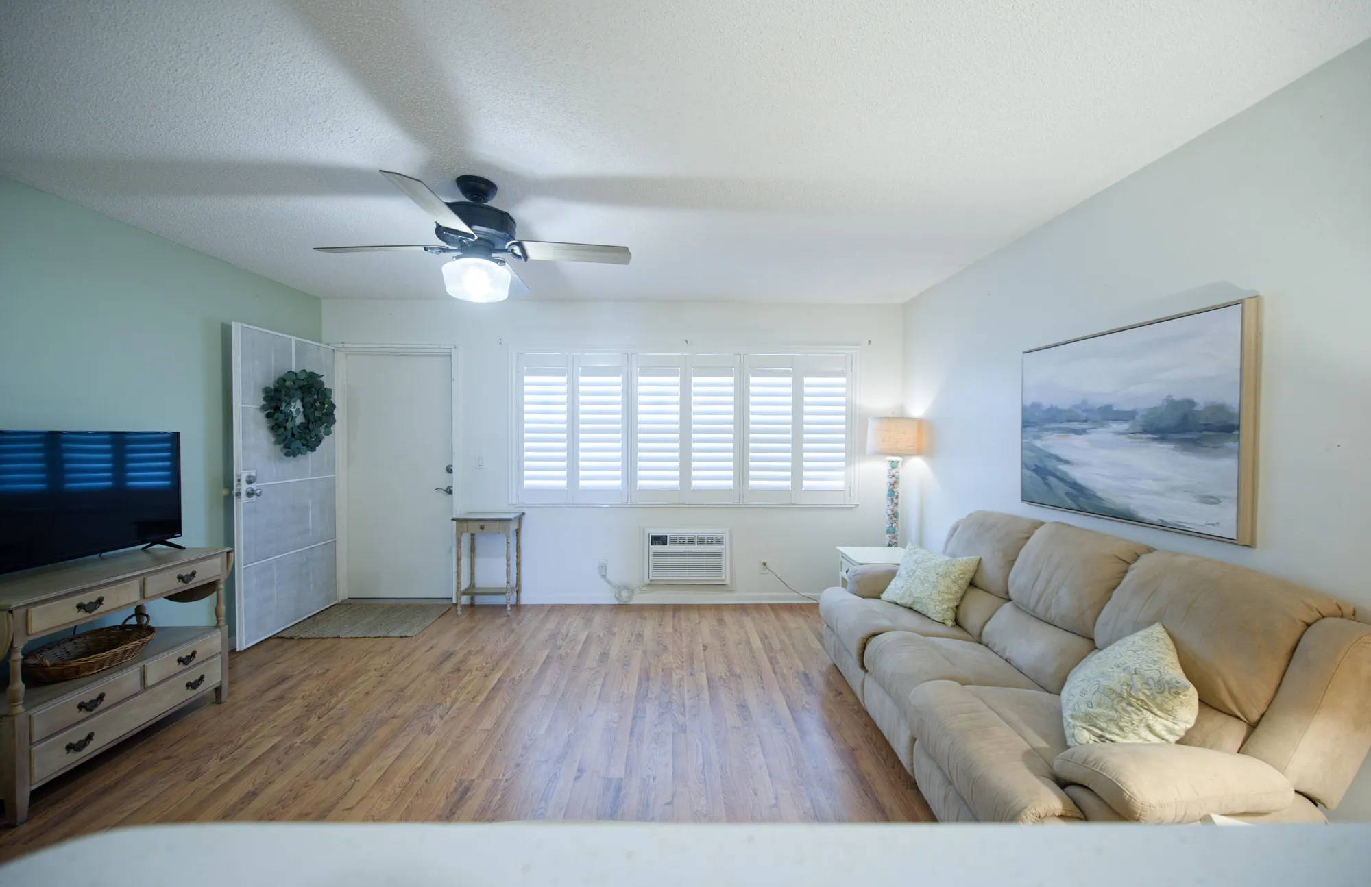 Property Slideshow image 4 of 37 | 320 horizons 207, Boynton Beach, FL, 33435