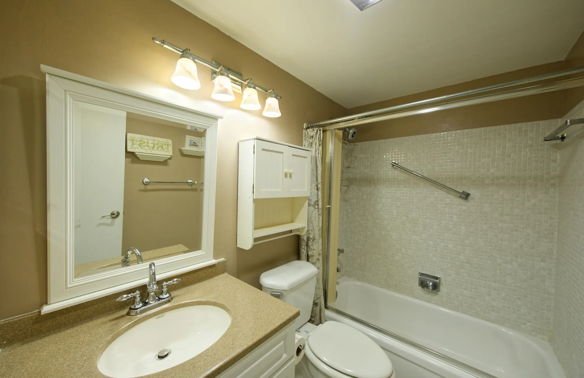Property Slideshow image 13 of 37 | 320 horizons 207, Boynton Beach, FL, 33435