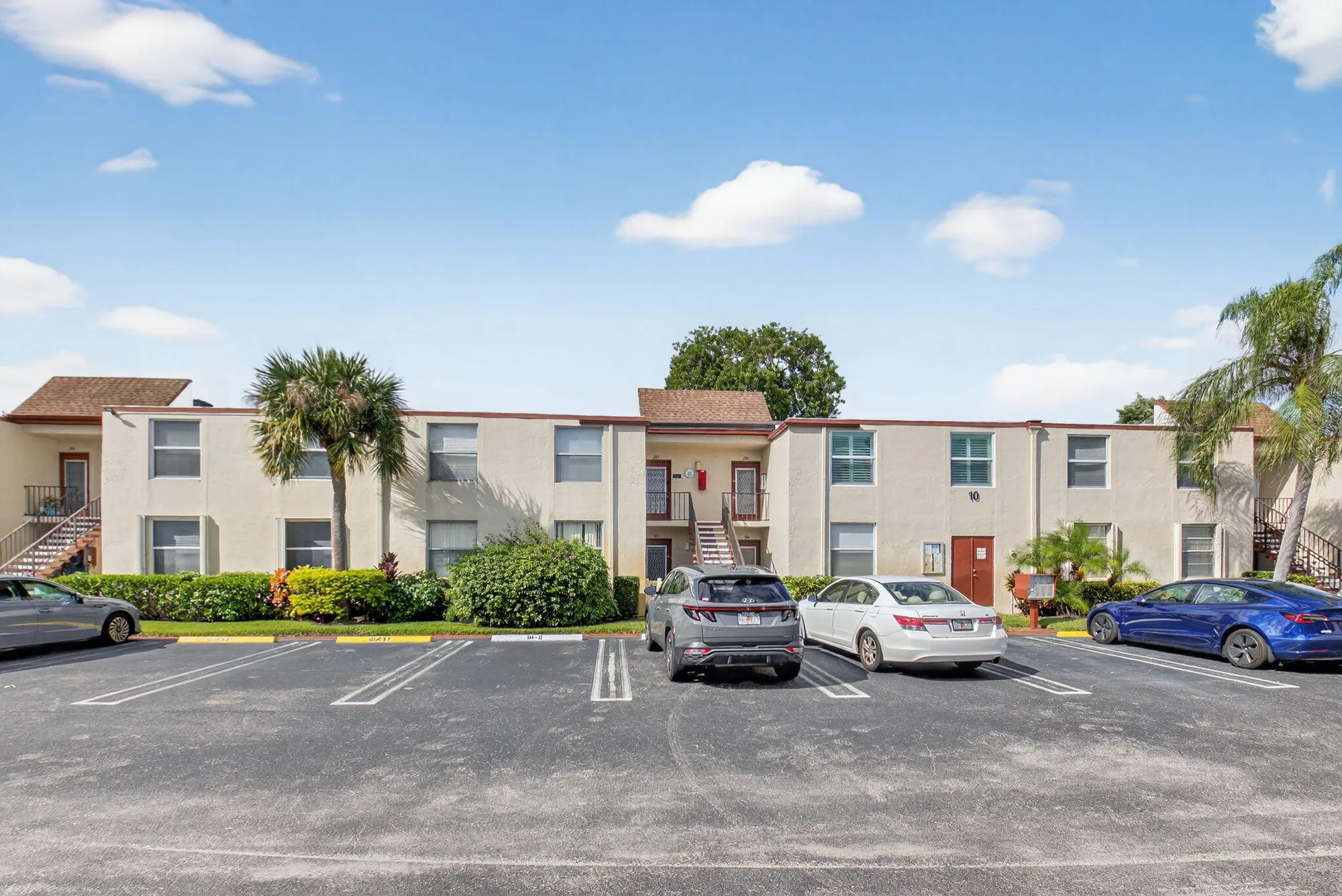 Property Slideshow image 34 of 52 | 10 willowbrook ln 204, Delray Beach, FL, 33446