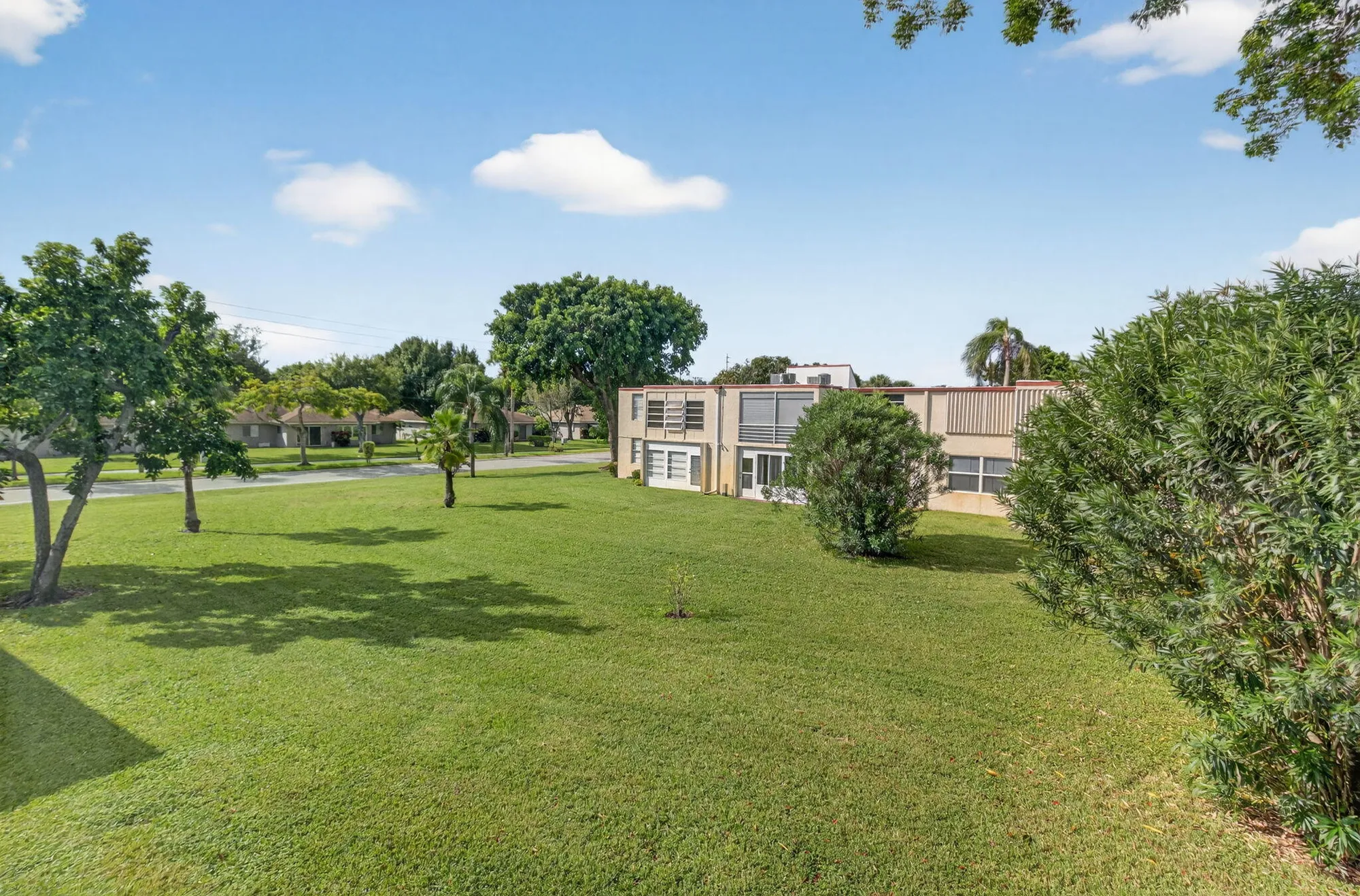 Property Slideshow image 33 of 52 | 10 willowbrook ln 204, Delray Beach, FL, 33446