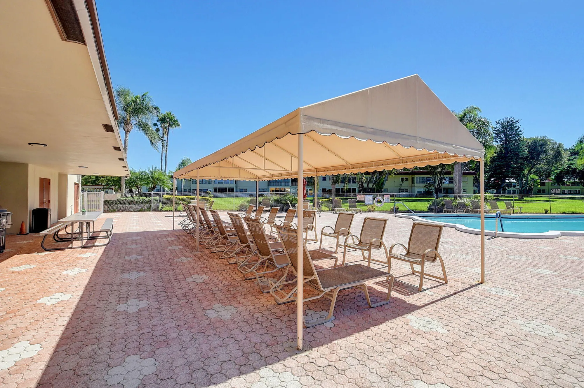 Property Slideshow image 44 of 52 | 10 willowbrook ln 204, Delray Beach, FL, 33446