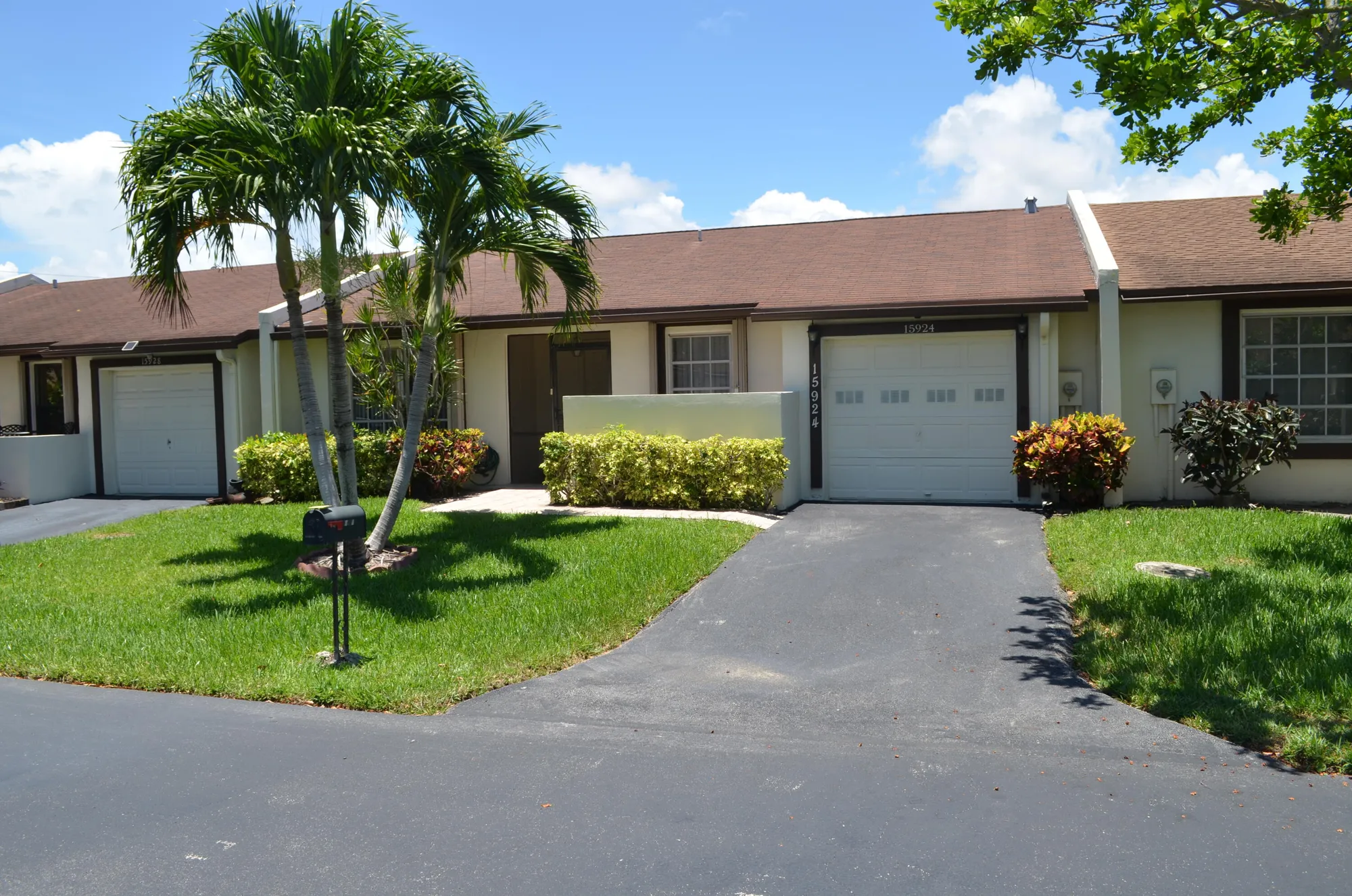 Property Slideshow image 2 of 61 | 15924 laurel oak cir, Delray Beach, FL, 33484