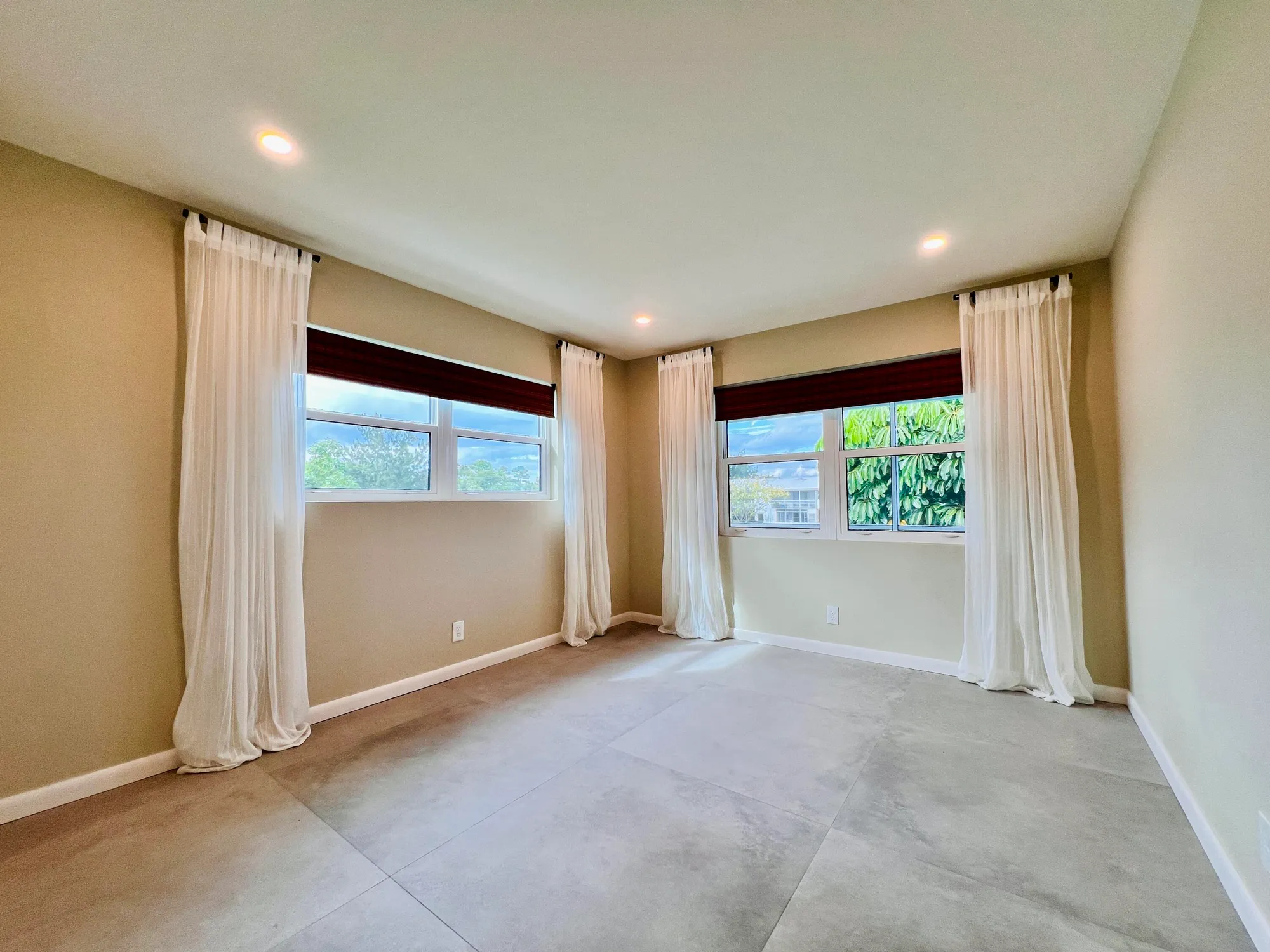 Property Slideshow image 7 of 19 | 105 camden e unit e, West Palm Beach, FL, 33417