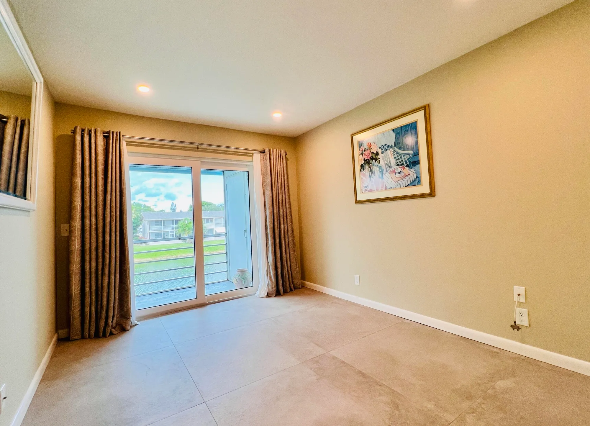 Property Slideshow image 10 of 19 | 105 camden e unit e, West Palm Beach, FL, 33417