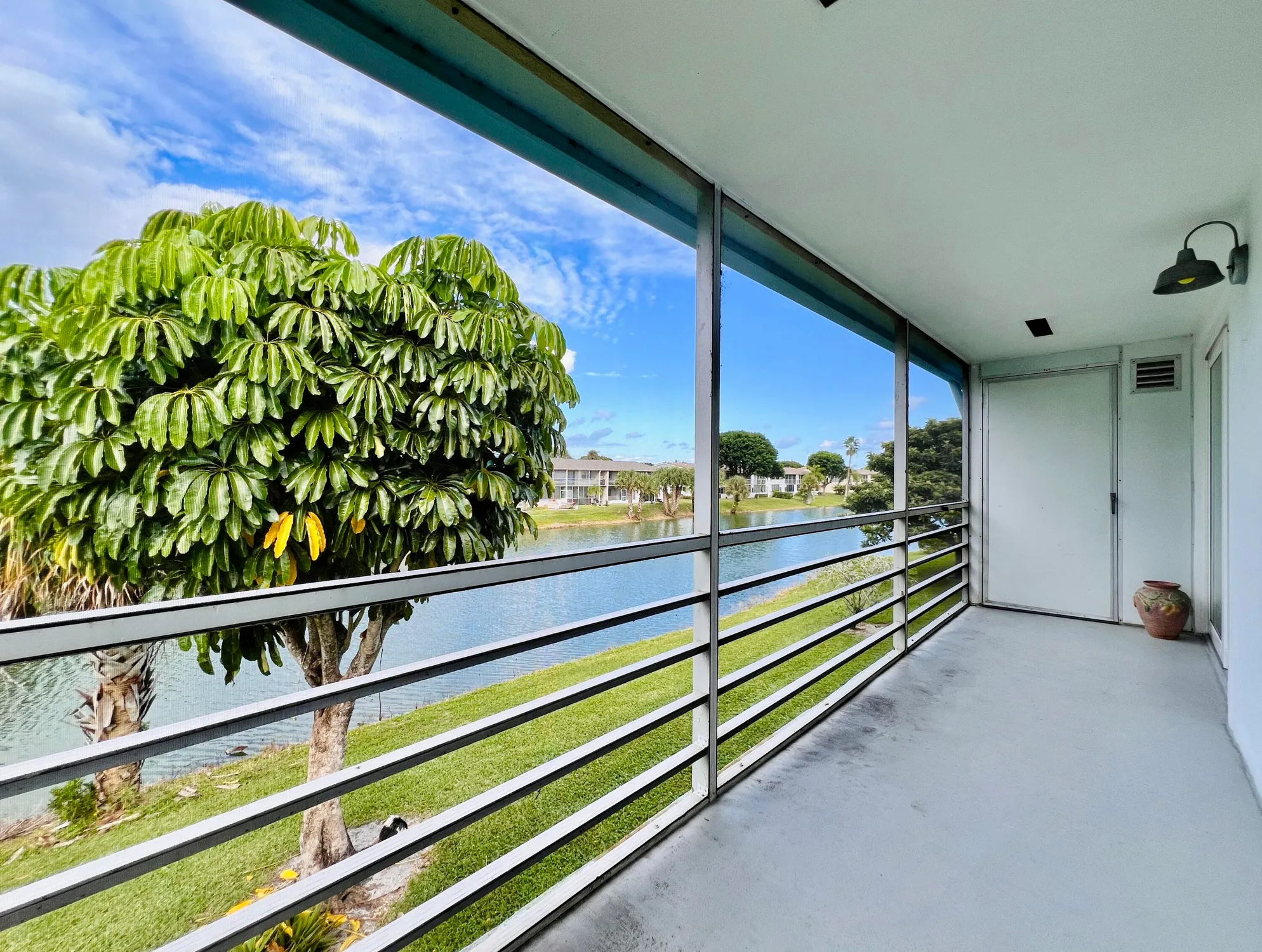 Property Slideshow image 12 of 19 | 105 camden e unit e, West Palm Beach, FL, 33417
