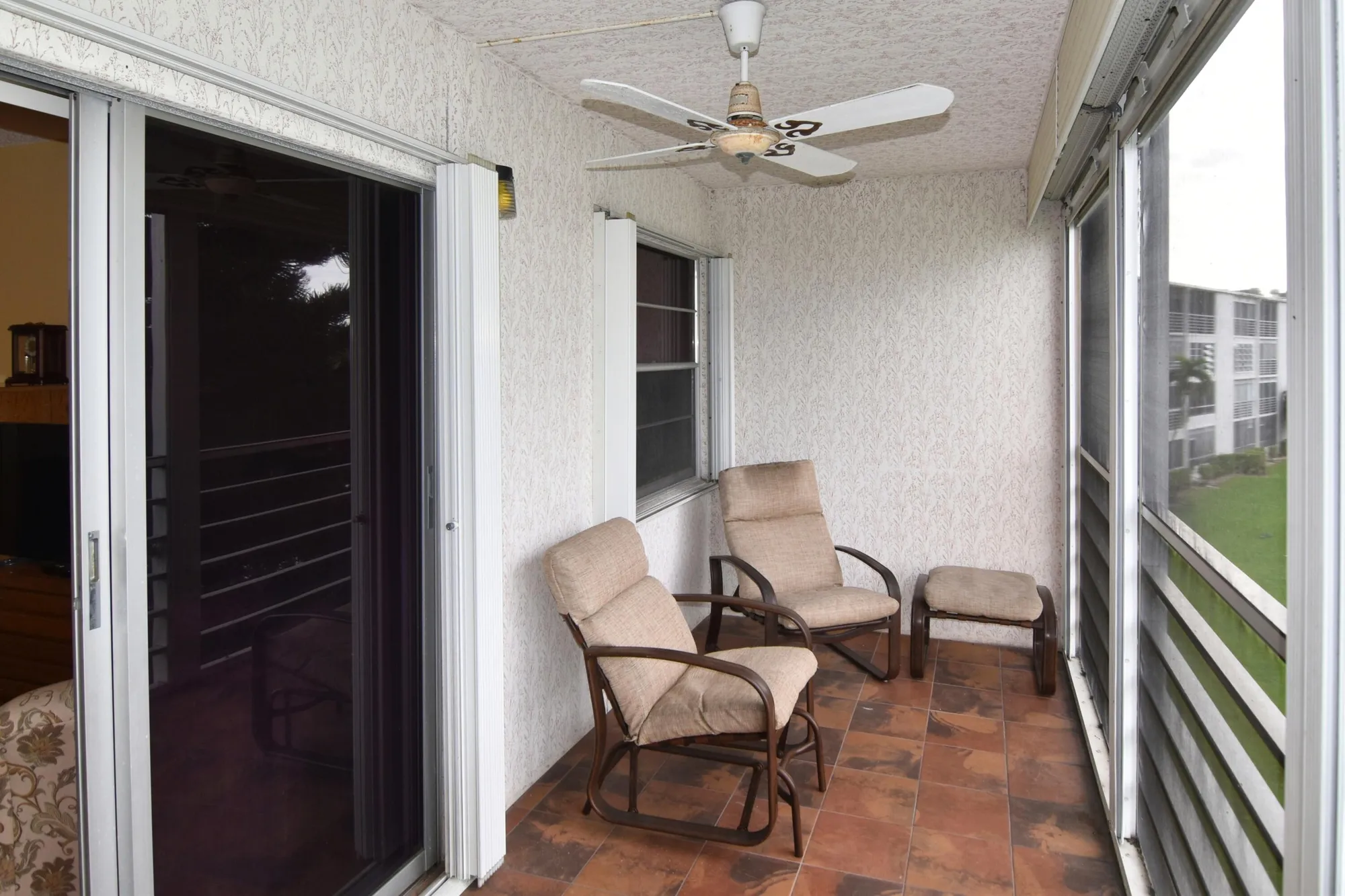Property Slideshow image 12 of 21 | 3020 hythe b # 3020b, Boca Raton, FL, 33434