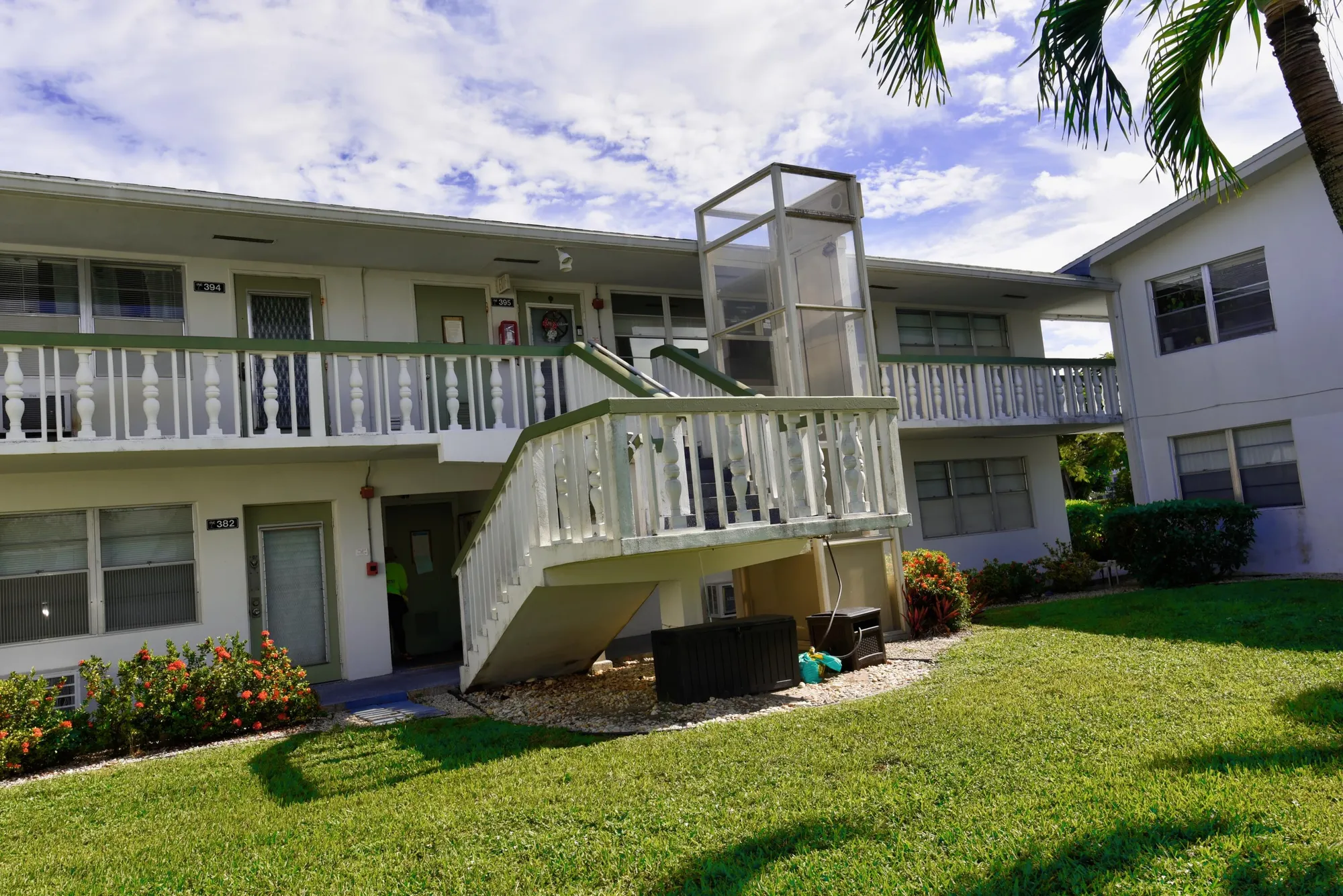 Property Slideshow image 9 of 18 | 383 markham r, Deerfield Beach, FL, 33442